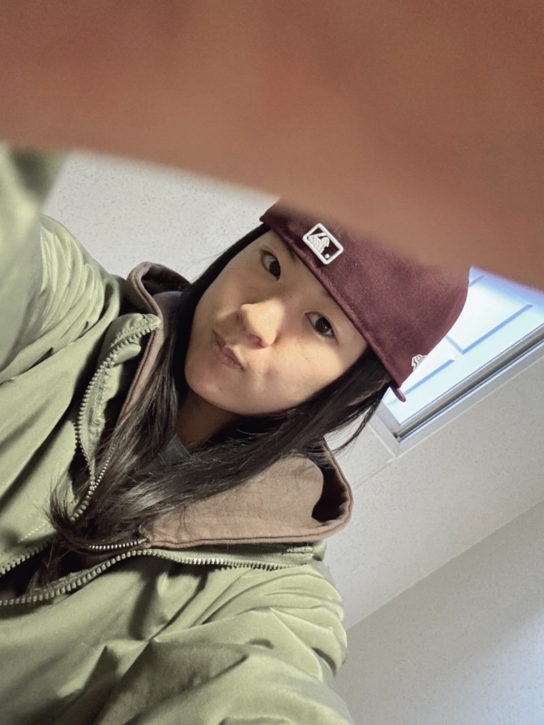 New Era MLB New York Yankees Basic Fitted Cap Maroon 착용 스타일