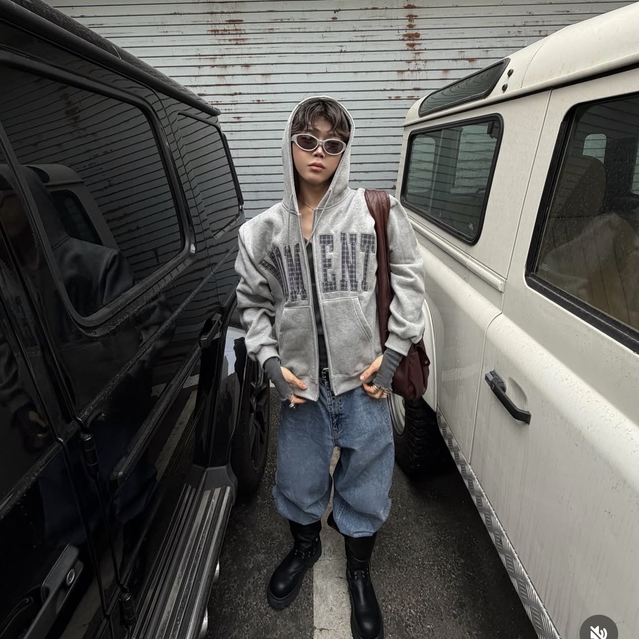 SLOW RECORD HOUSE Moment Zip-Up Hoodie Check 착용 스타일 - 3