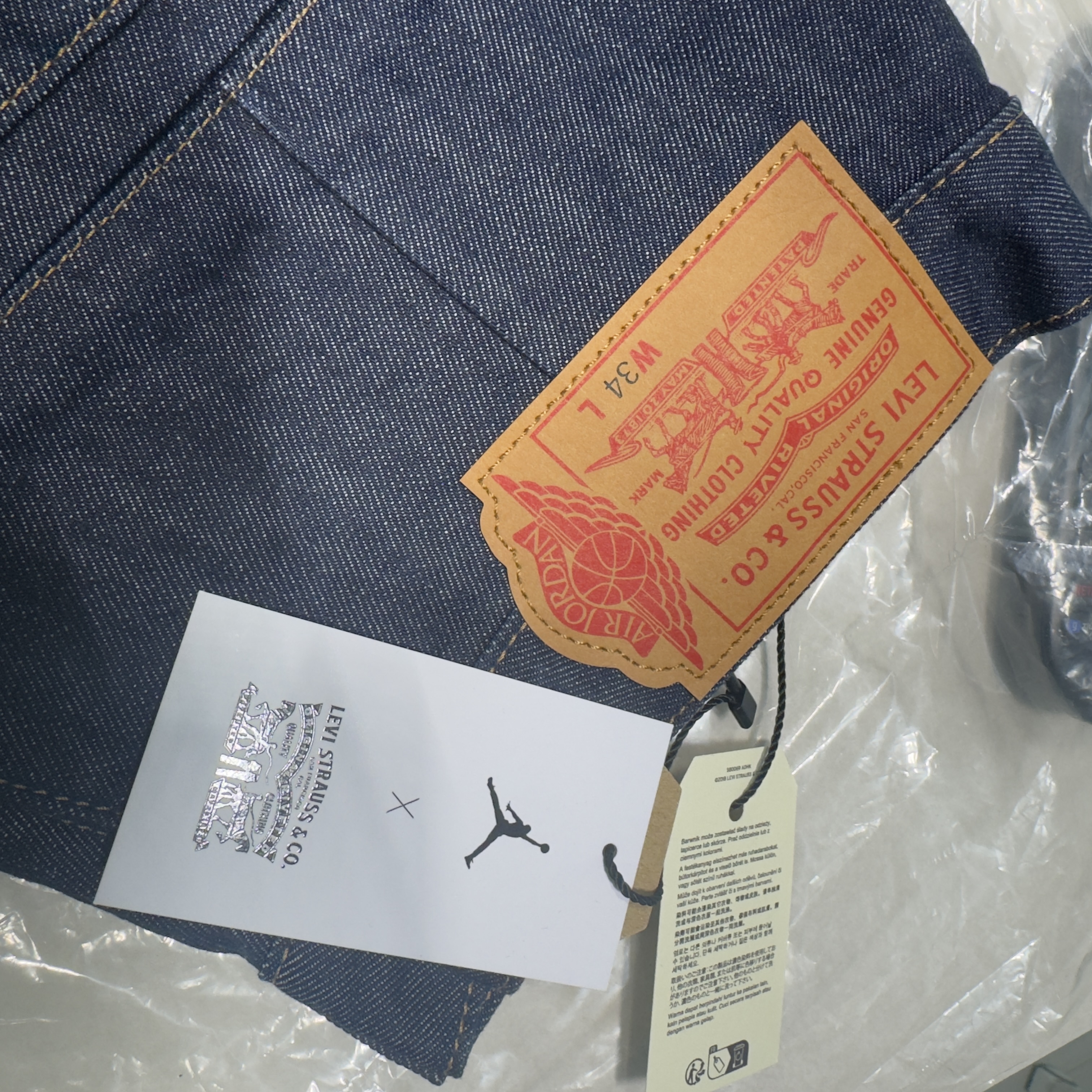 Levi's x Jordan Baggy Shorts Indigo 착용 스타일 - 2