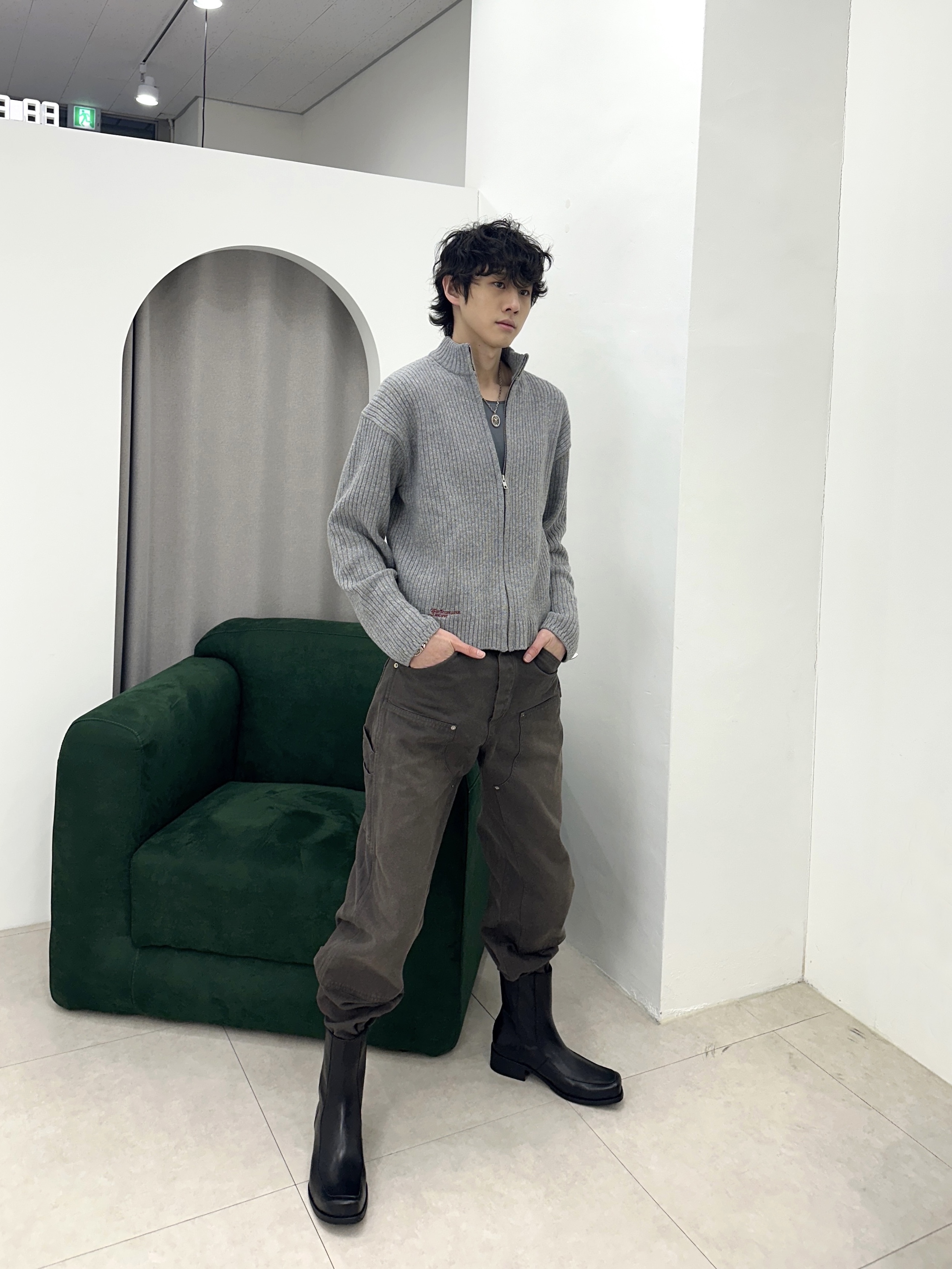 Farfromwhat Far High Neck Rib Knit Zip-Up_Gray, Farfromwhat Far Aged Brown Carpenter Pants 착용 스타일 - 3