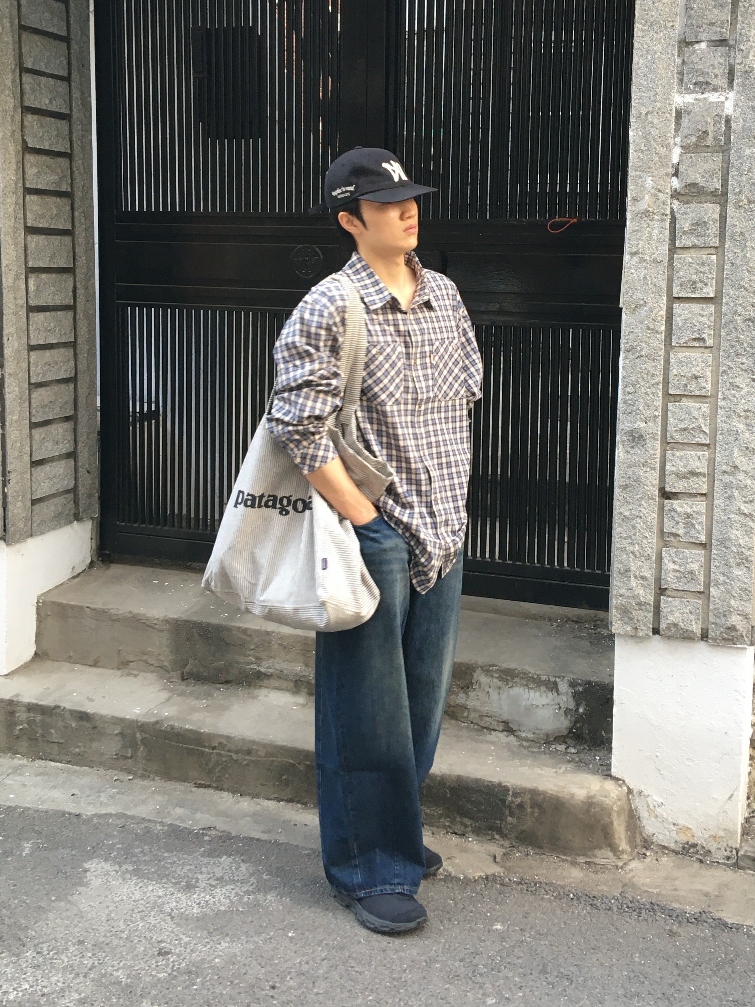 Aoiro 6-Panel Bone A/N Cap Black, Salomon RX Snug Black Magnet 착용 스타일