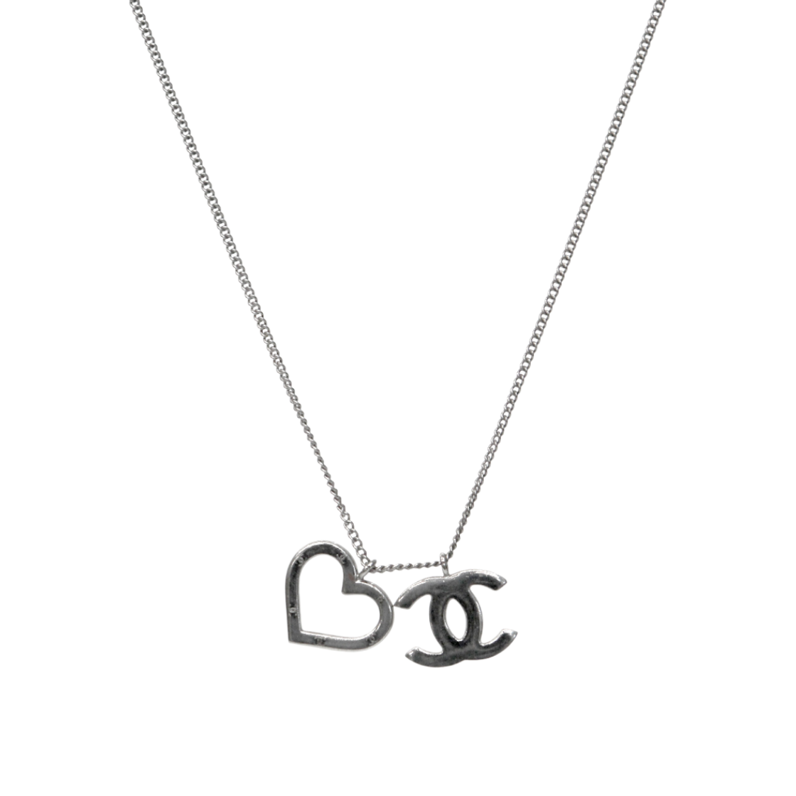 샤넬 하트 CC 실버 목걸이 A-B49634(Chanel Heart CC Silver Necklace A-B49634)