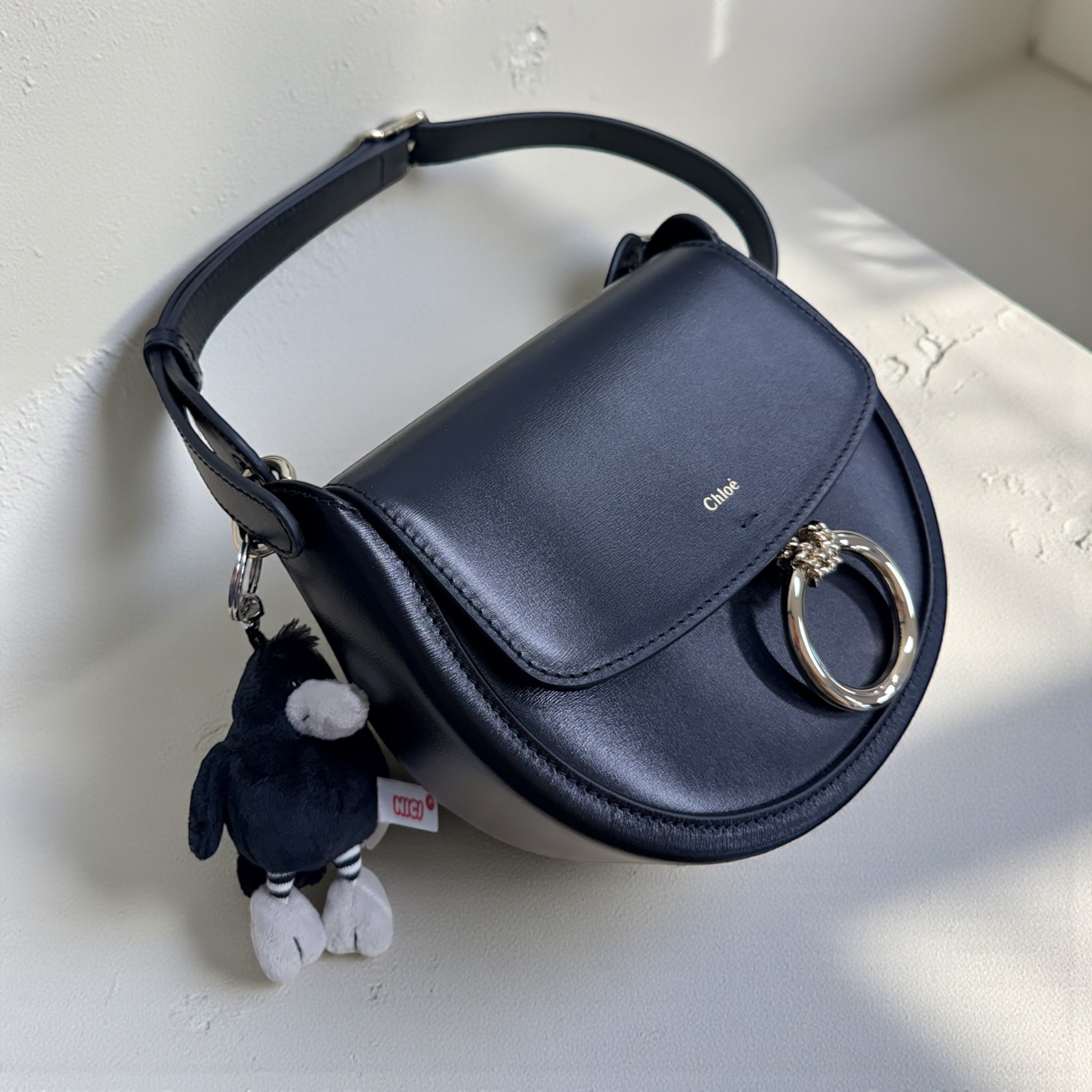 [KREAM 단독] NICI Raven Silvio 10cm Bb keyring 착용 스타일
