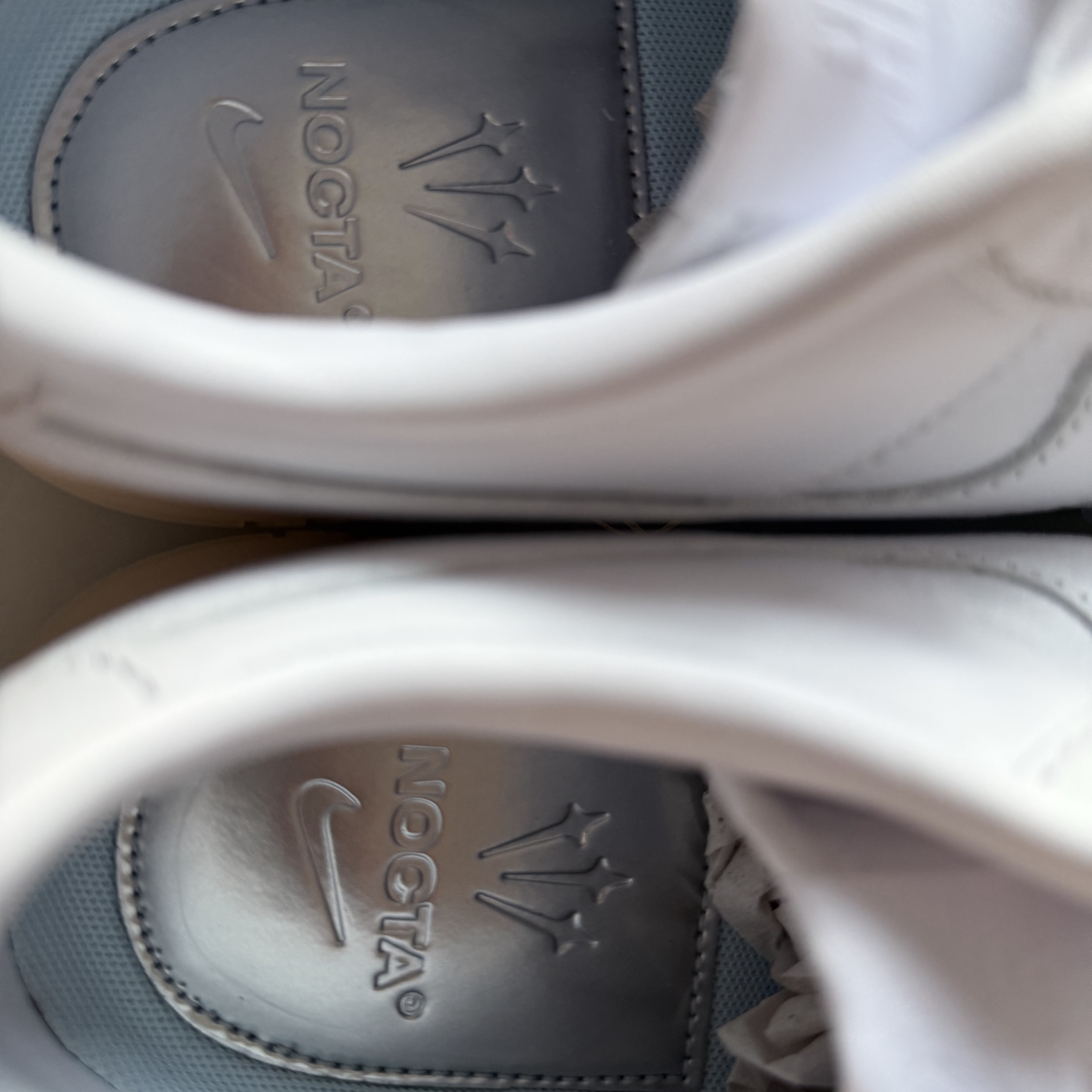 Nike x Drake Nocta Air Force 1 Low SP Certified Lover Boy White Cobalt Tint 착용 스타일 - 4