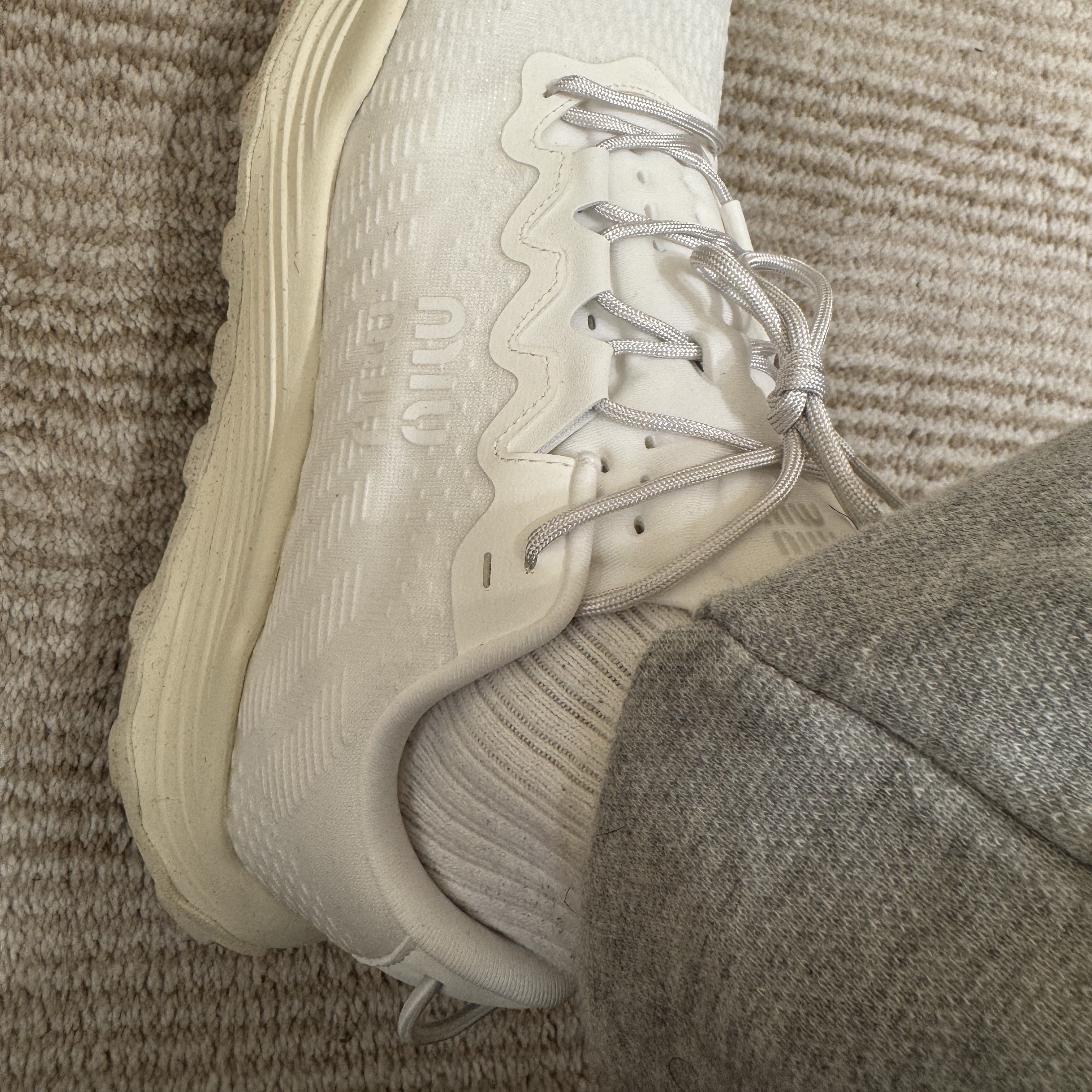 (W) Miu Miu Technical Fabric Sneakers White 착용 스타일 - 1