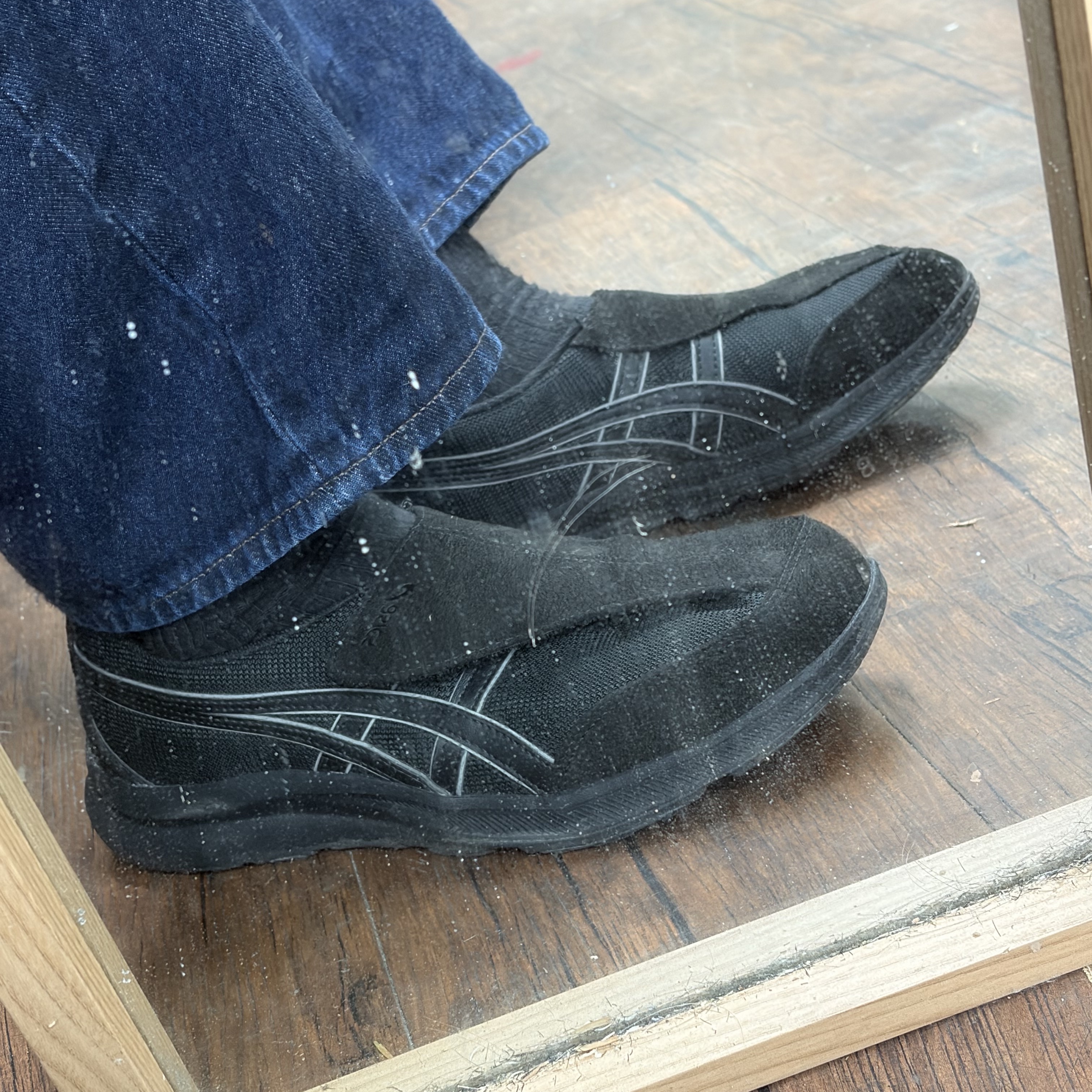 Asics Life Walker 010 Black - 3E Wide 착용 스타일 - 2