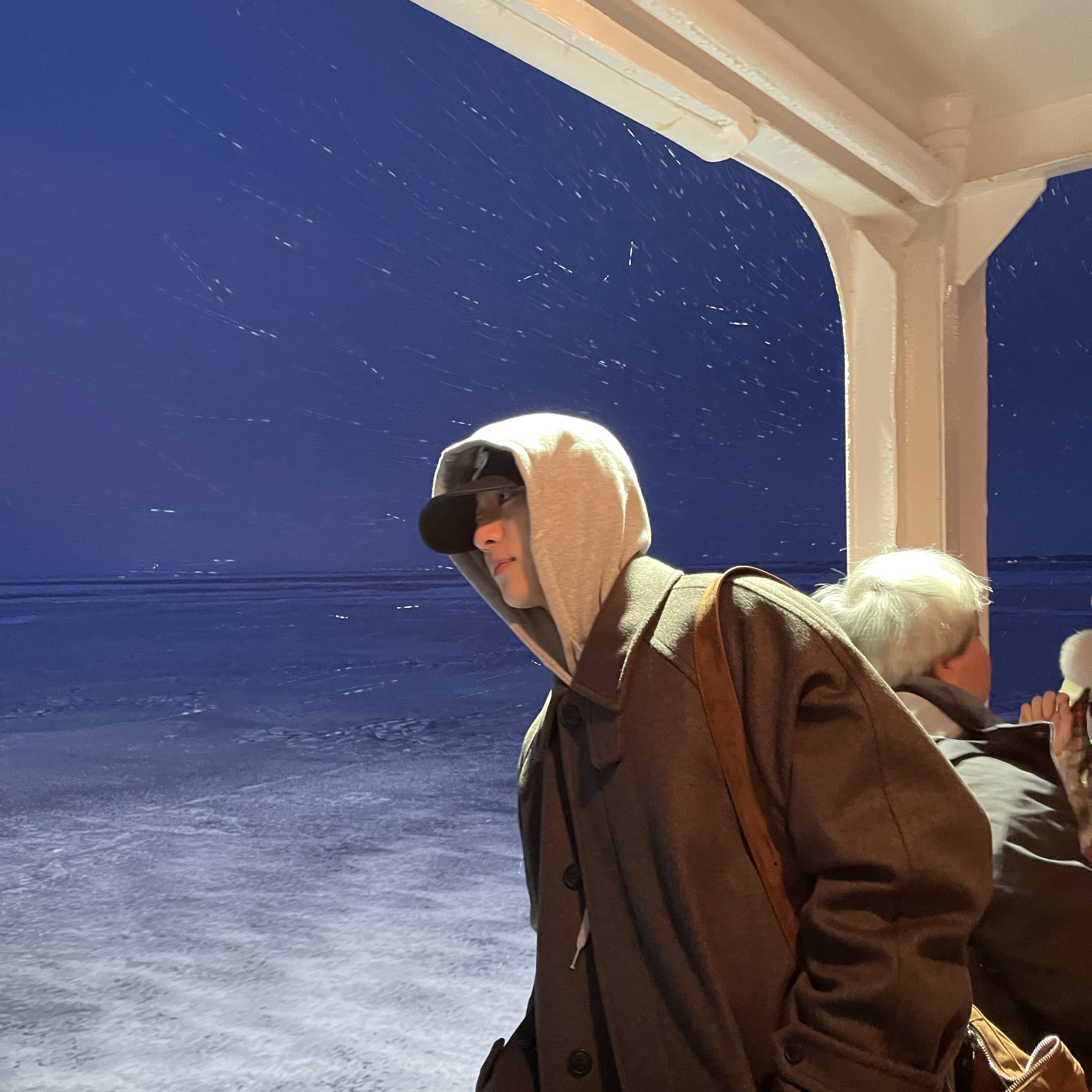 Sunday Ceremony Sy Logo 5 Panel Cotton Cap - Navy 착용 스타일 - 1