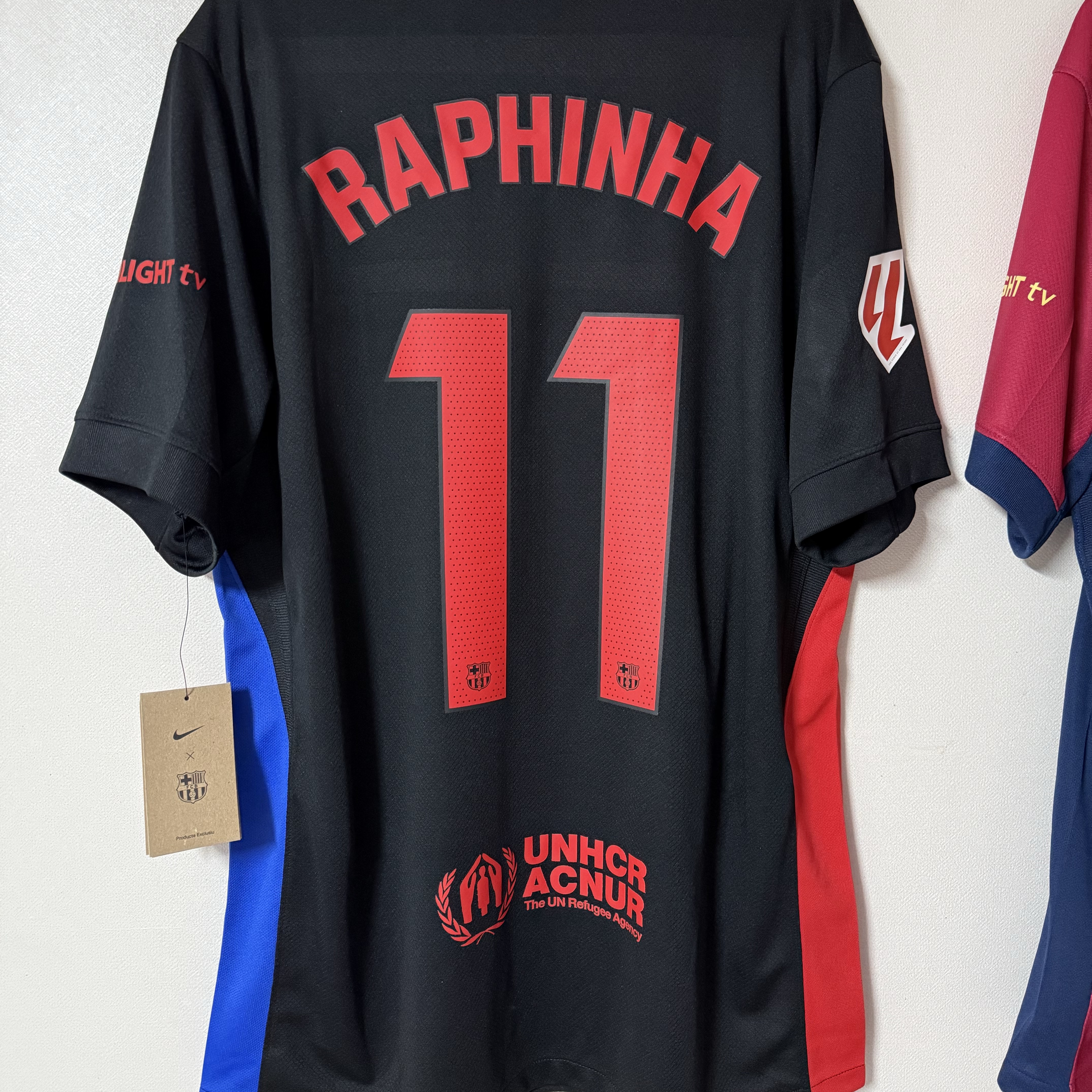 Nike FC Barcelona 2024/25 Stadium Away Dri-Fit Football Replica Jersey Black Hyper Royal (Non Marking Ver.) 착용 스타일 - 2
