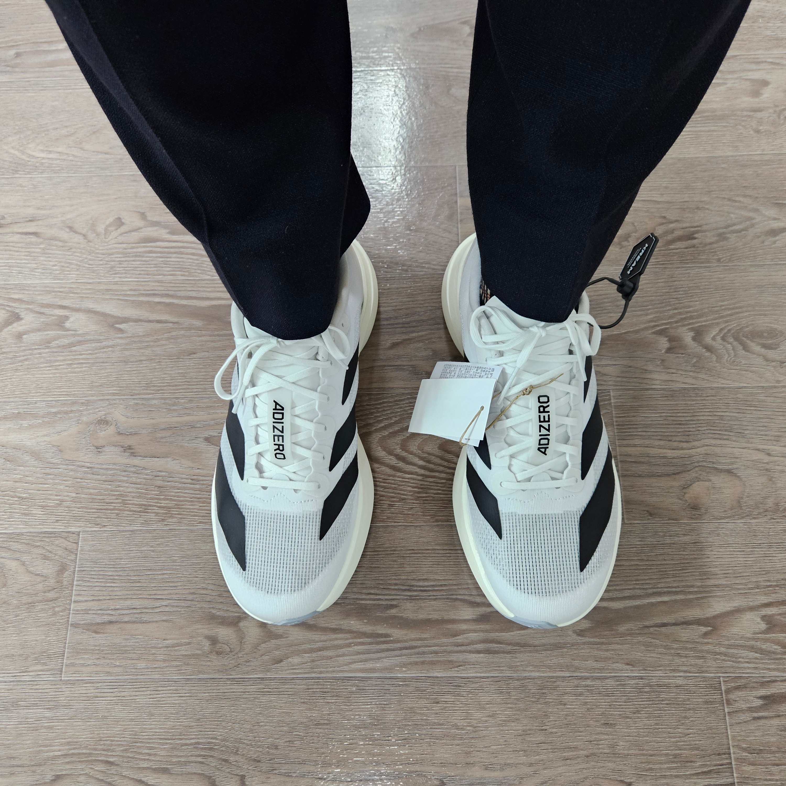 Adidas Adizero EVO SL Cloud White Core Black 착용 스타일 - 3