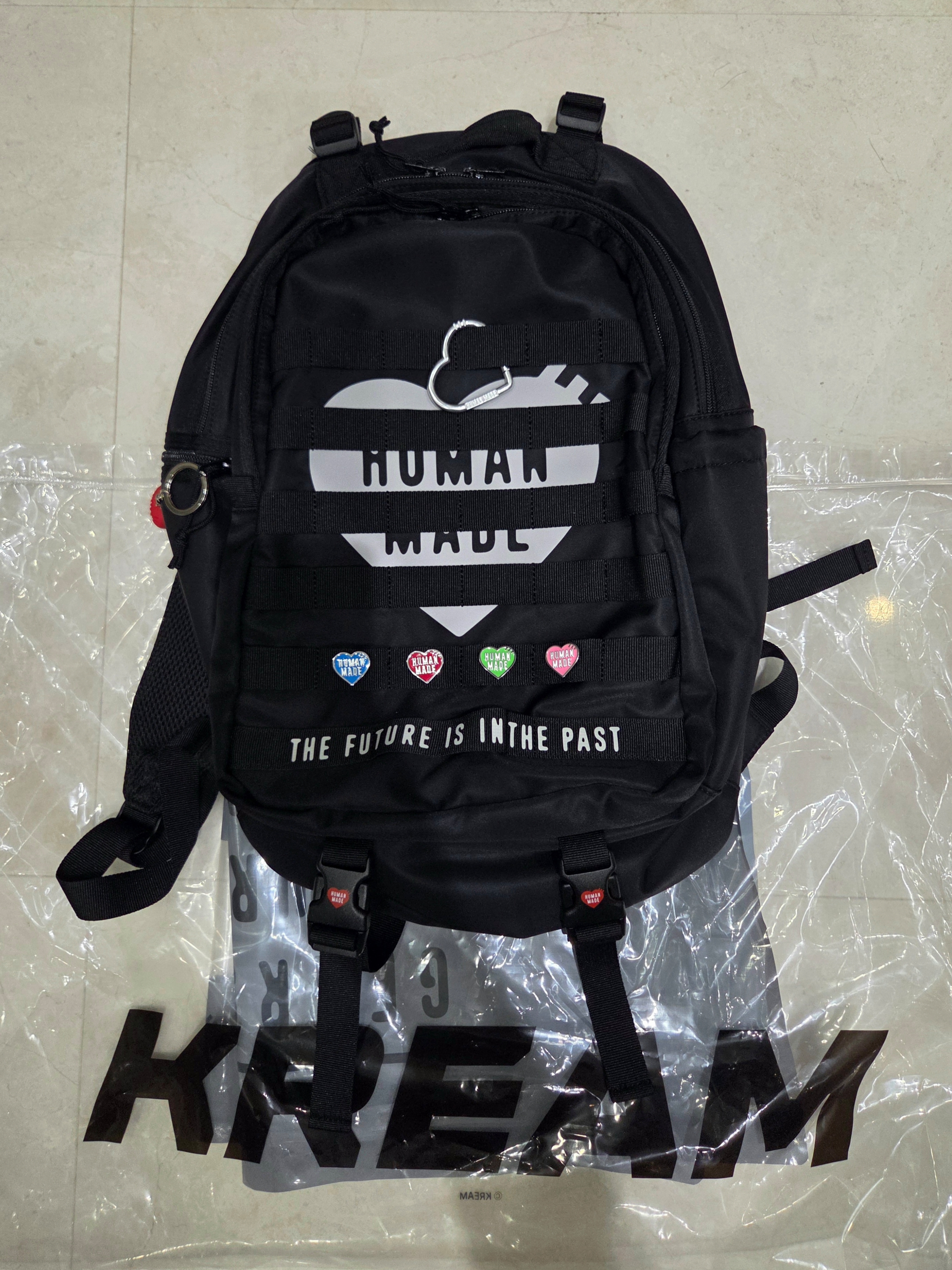 Human Made Military Backpack Black, Human Made Heart Pin Red 착용 스타일