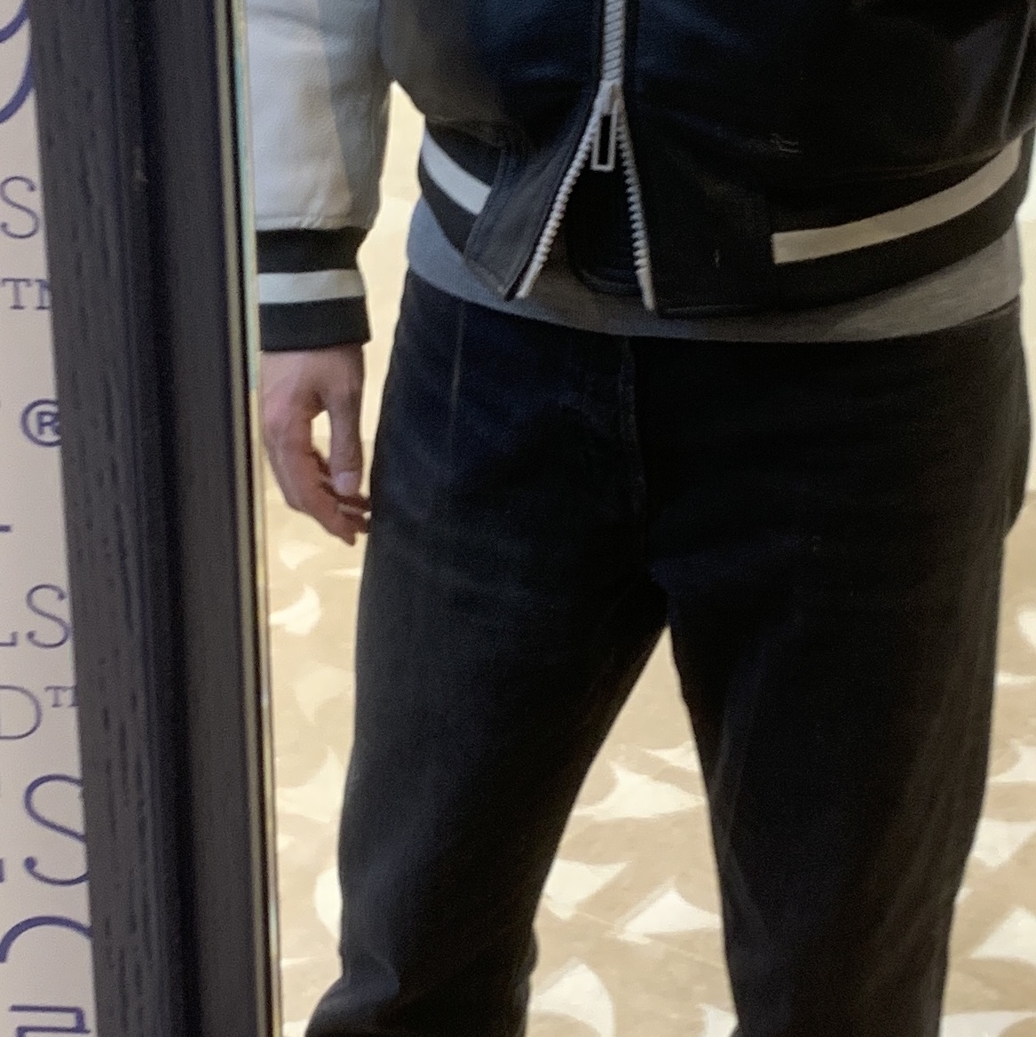 Emporio Armani Nylon Logo Embroidery Bomber Jacket Black 착용 스타일