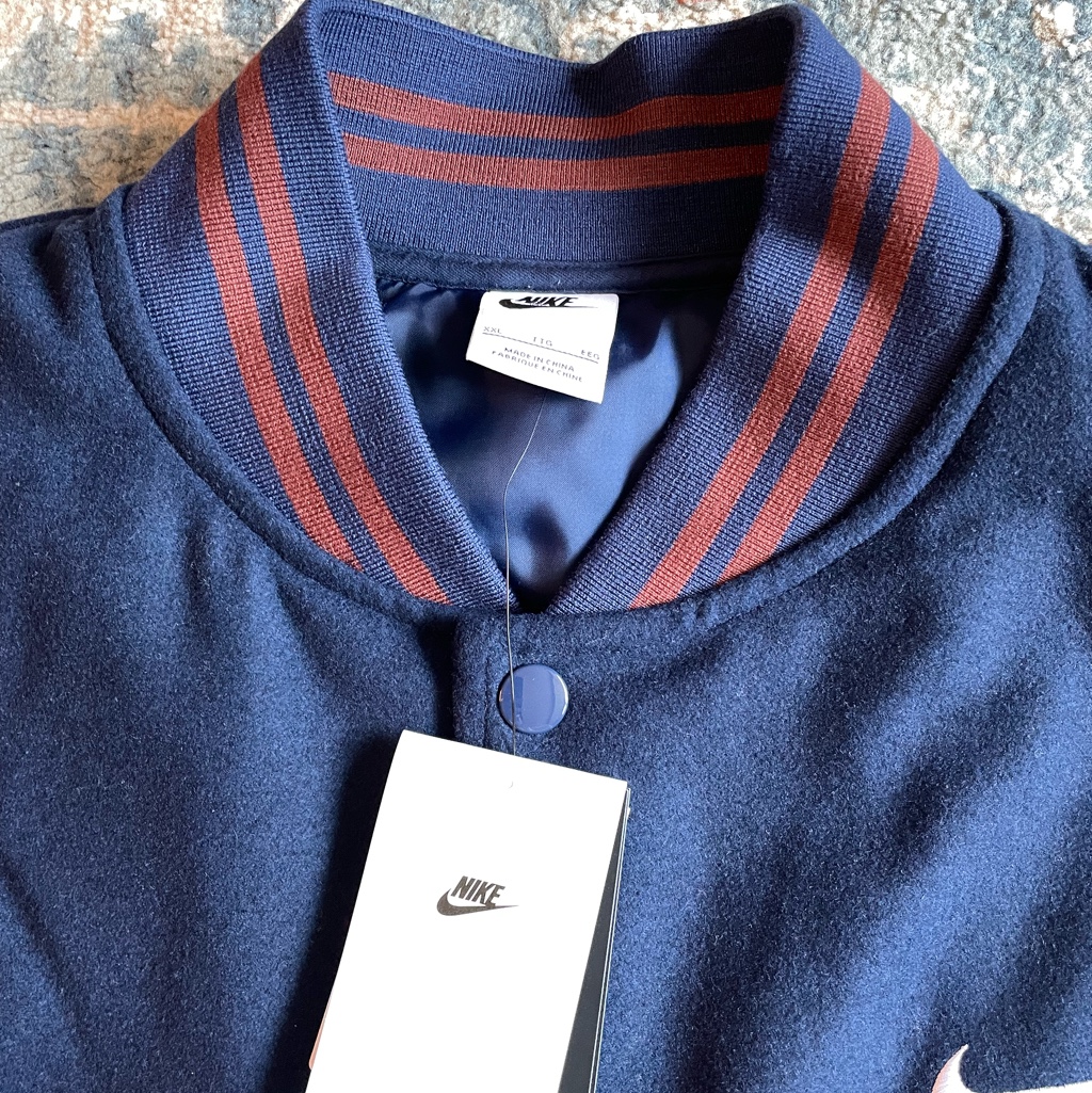 Nike NSW Varsity Jacket Midnight Navy White - Asia 착용 스타일 - 2