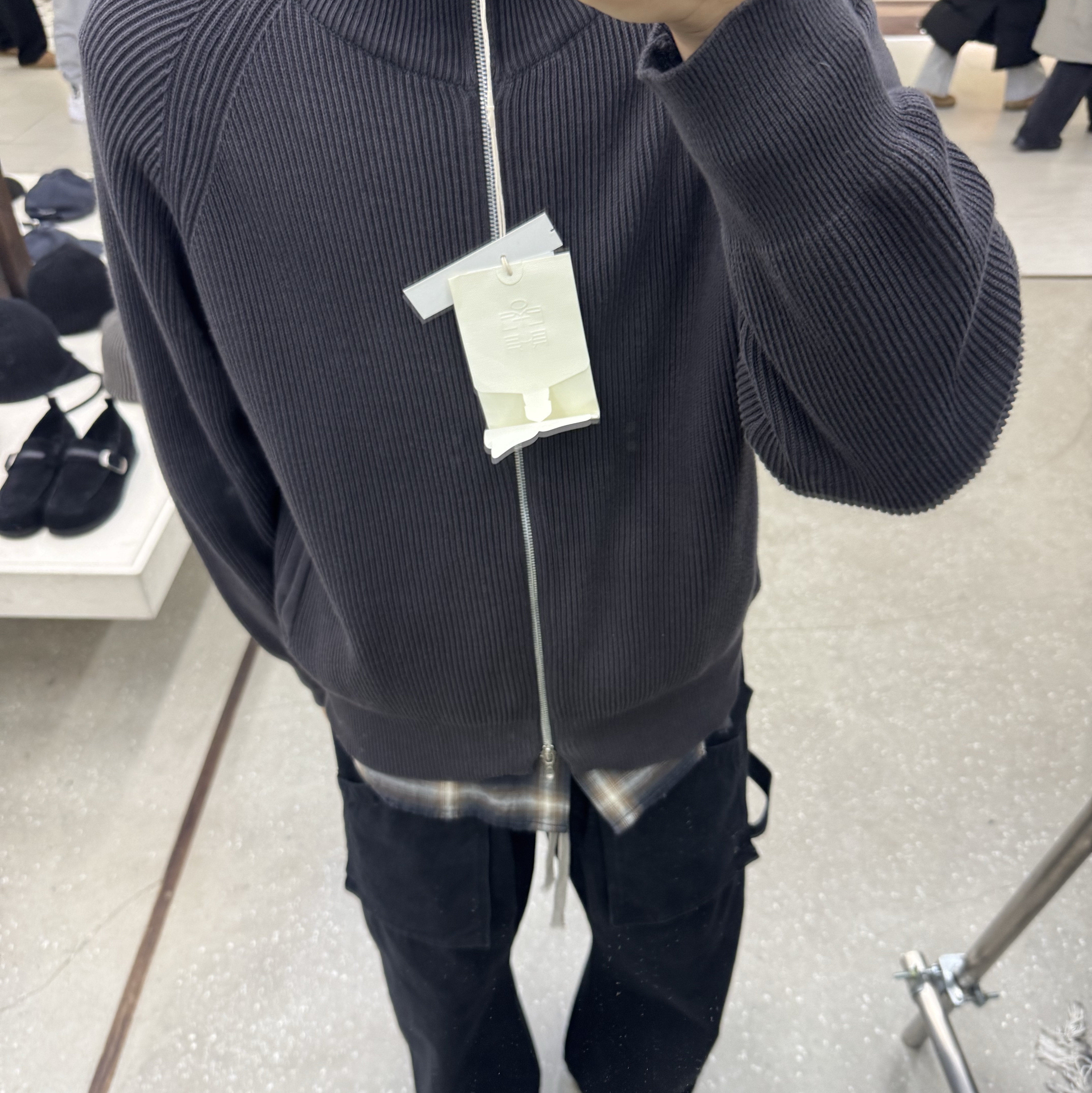 Polyteru Human Index Human Track Knit Zip Charcoal 착용 스타일