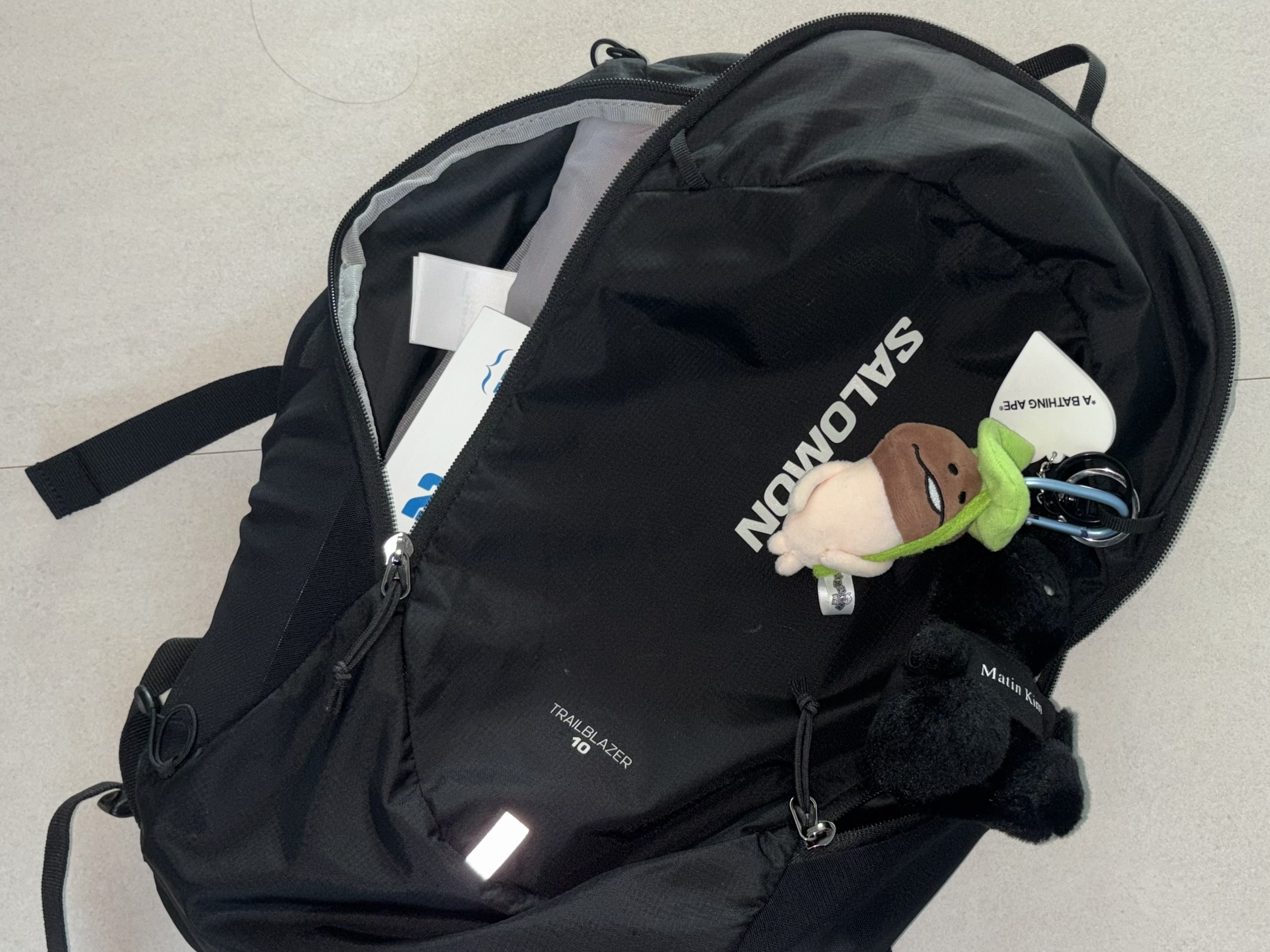 Salomon Trailblazer 10 Black, Matin Kim Black Bunny Toy Keyring Black 착용 스타일