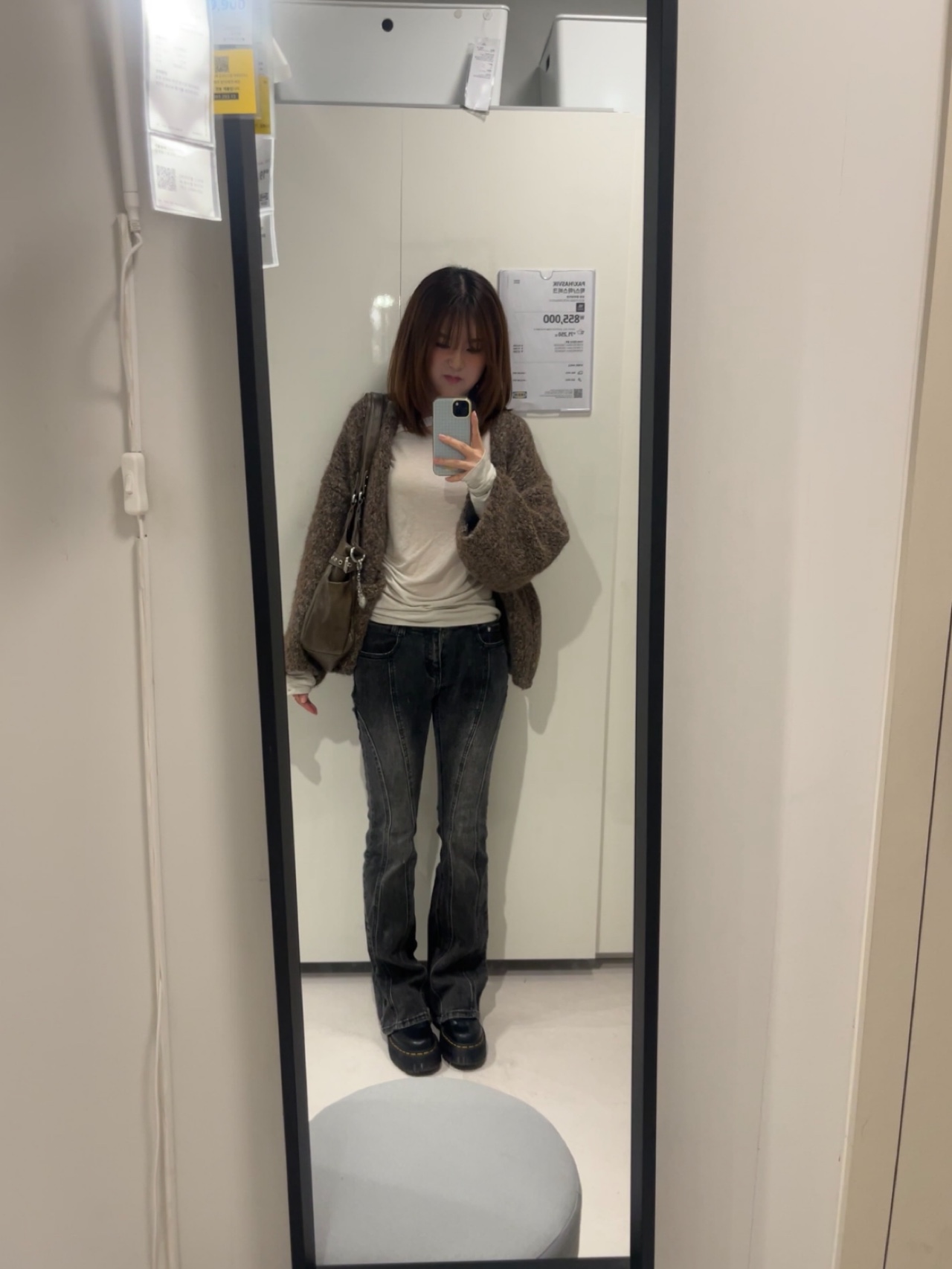 OJOS Asym Shoulder Scarf Long Sleeve / Oatmeal 착용 스타일