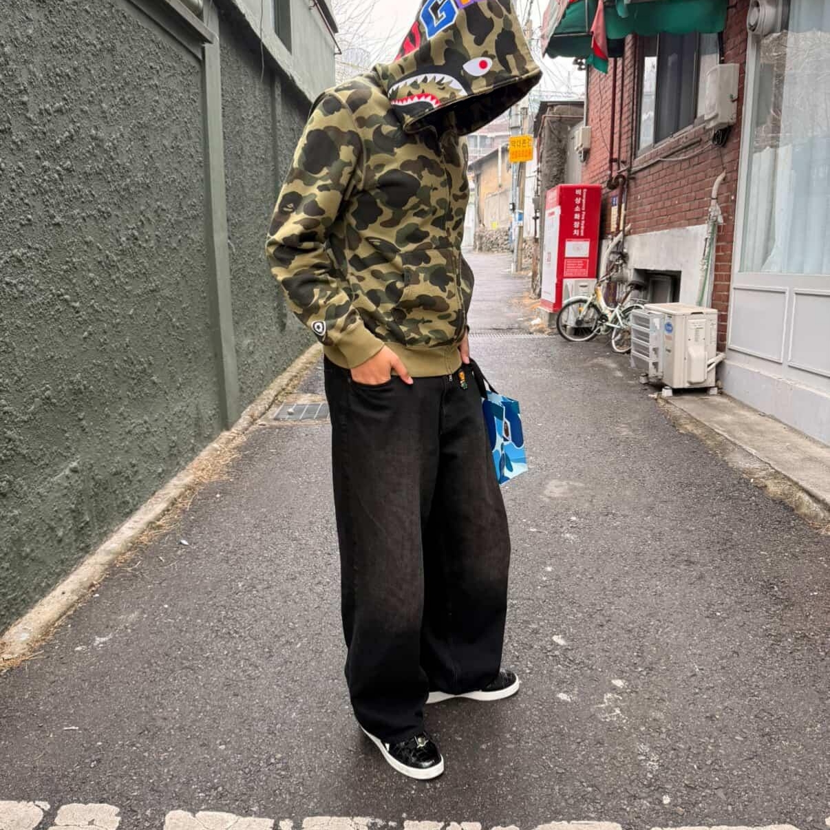 Adidas x BAPE Campus 00s Core Black Off White, BAPE 1st Camo Shark Full Zip Hoodie Army Green 착용 스타일