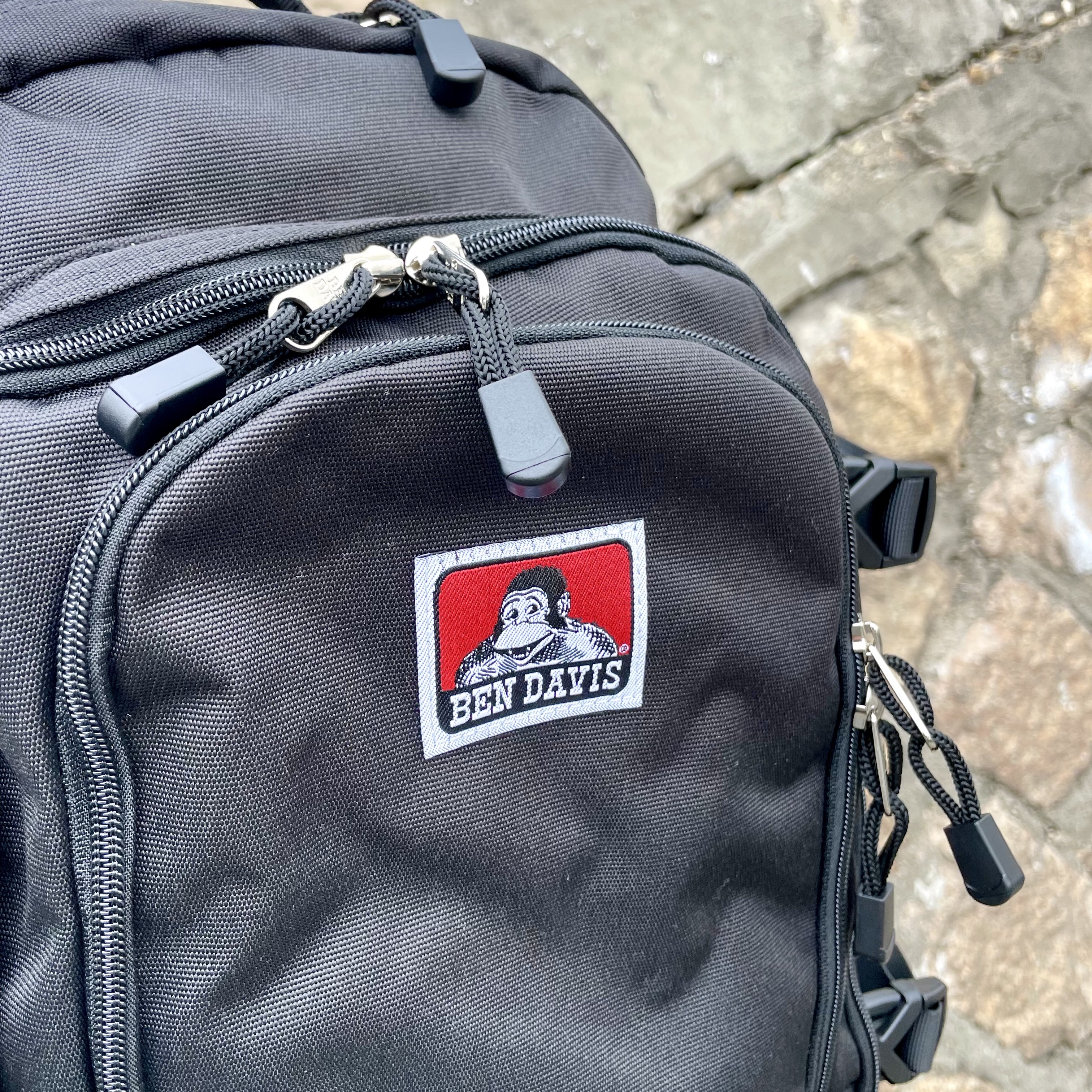 Ben Davis Original Camp Backpack 40L Black 착용 스타일 - 2