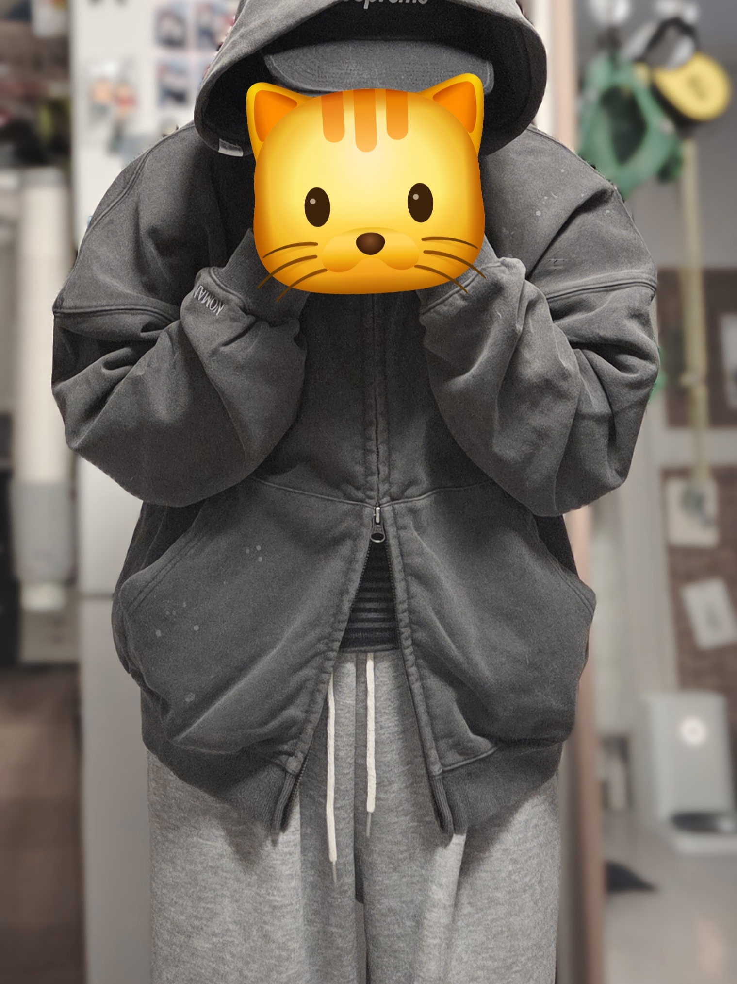 [KREAM 단독] NOMANUAL Painted Hooded Zip-up Washed Black 착용 스타일