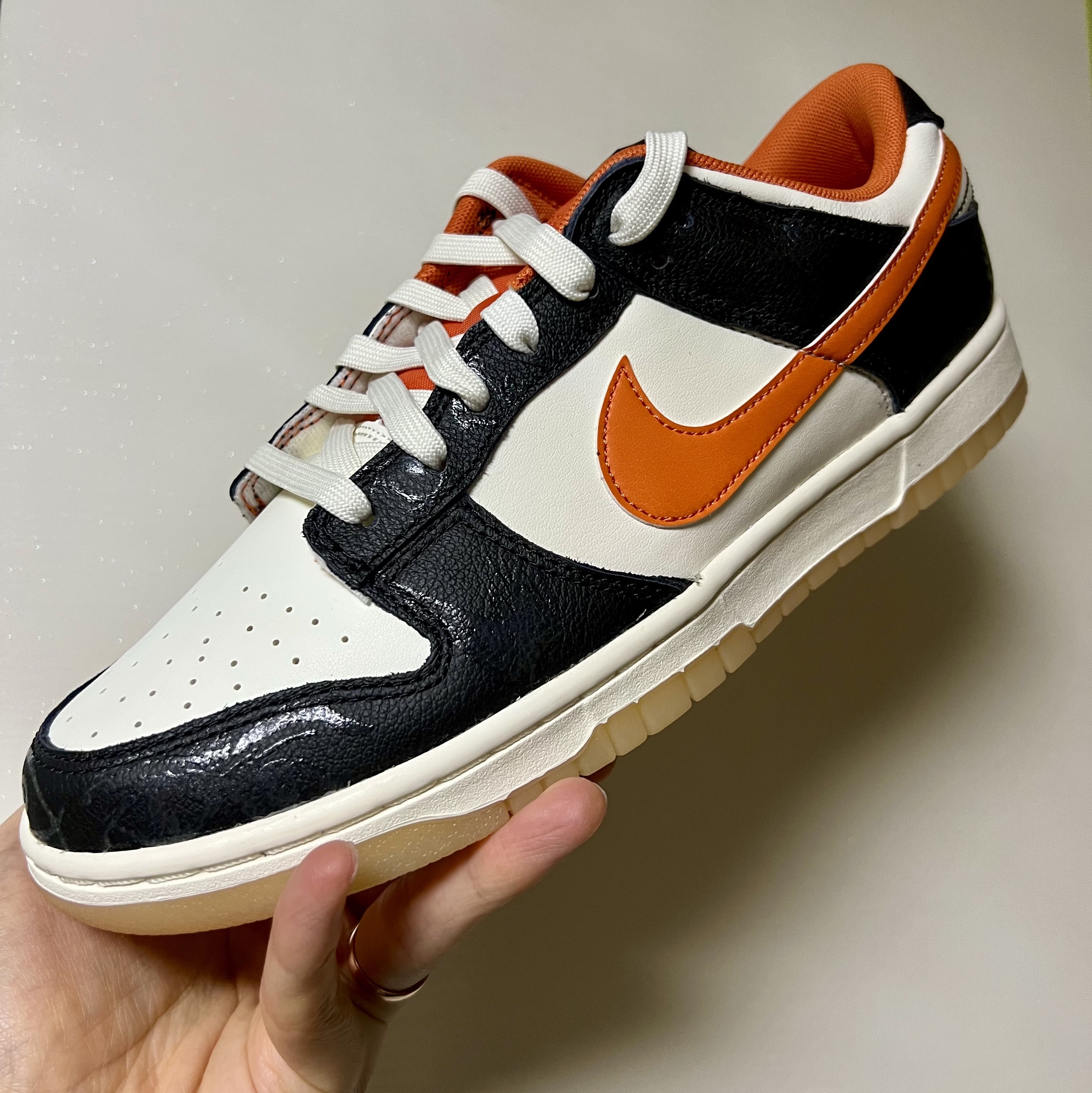 Nike Dunk Low Retro PRM Halloween 착용 스타일