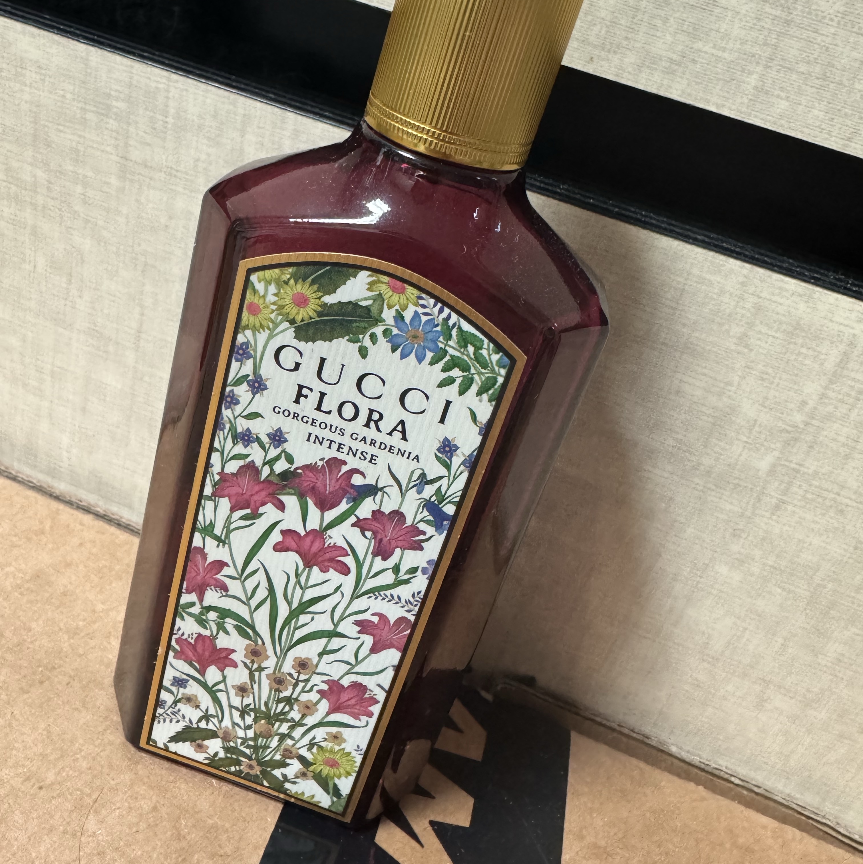 Gucci Flora Gorgeous Gardenia Eau de Parfum Intense Gift Set 100ml+10ml+5ml, Gucci Flora Gorgeous Gardenia Intense Eau De Parfum 50ml 착용 스타일