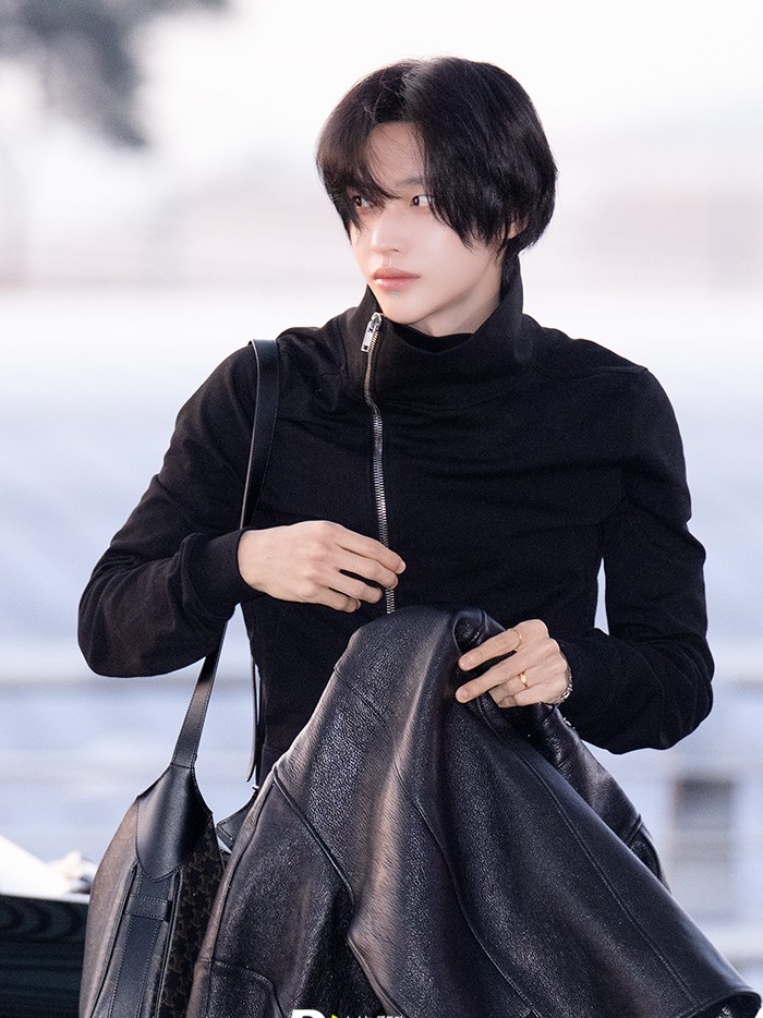 Rick Owens Zipper Sweatshirt Black 착용 스타일 - 2