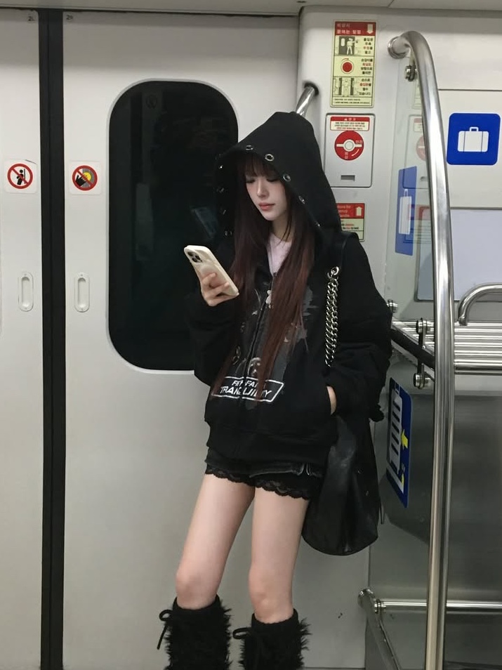 CSC Tranquility Hoodie Zip Up Black 착용 스타일 - 4