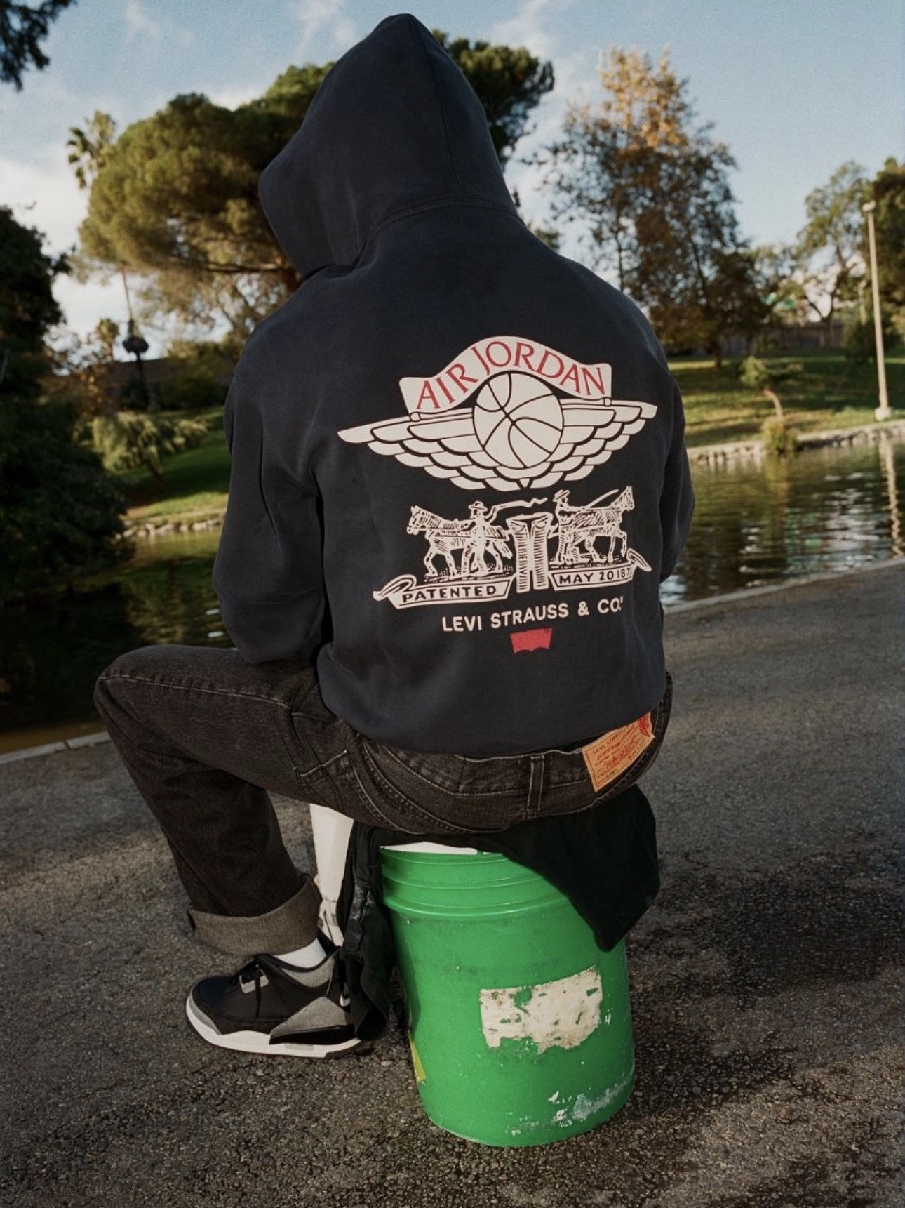 Levi's x Jordan Baggy Jean Black 착용 스타일 - 2