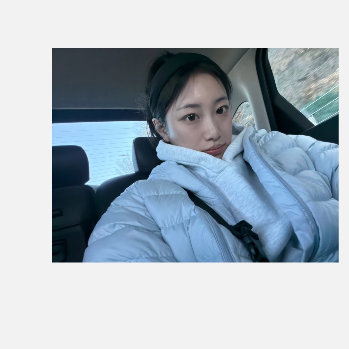 Musinsa Standard City Leisure Hooded Light Down Jacket Cloudy Blue, IAB Studio Hoodie Light Gray 착용 스타일 - 1