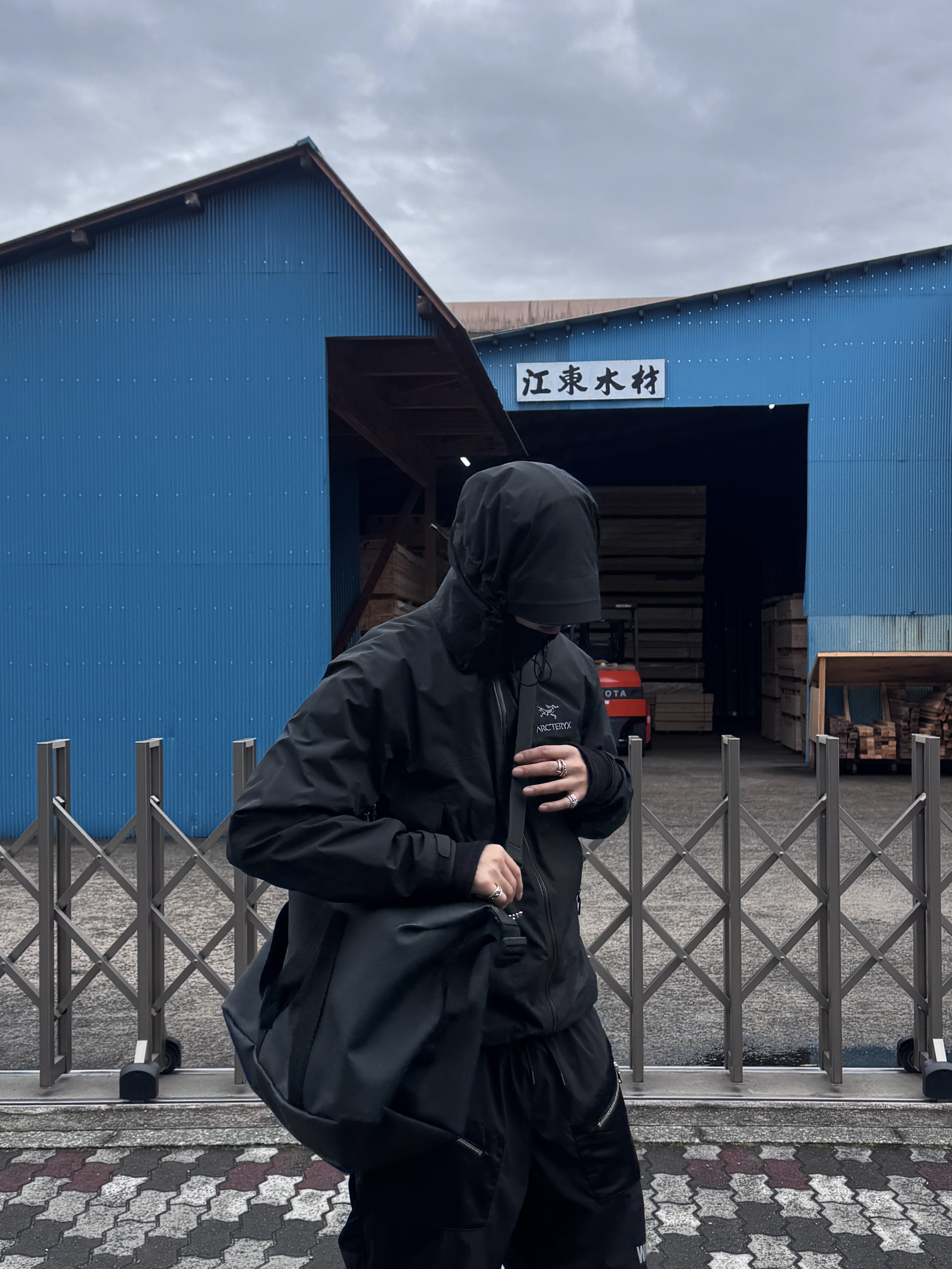 Wapworks Protective Shell 3-Layer Pants, Arc'teryx Beta Jacket Black 착용 스타일 - 3
