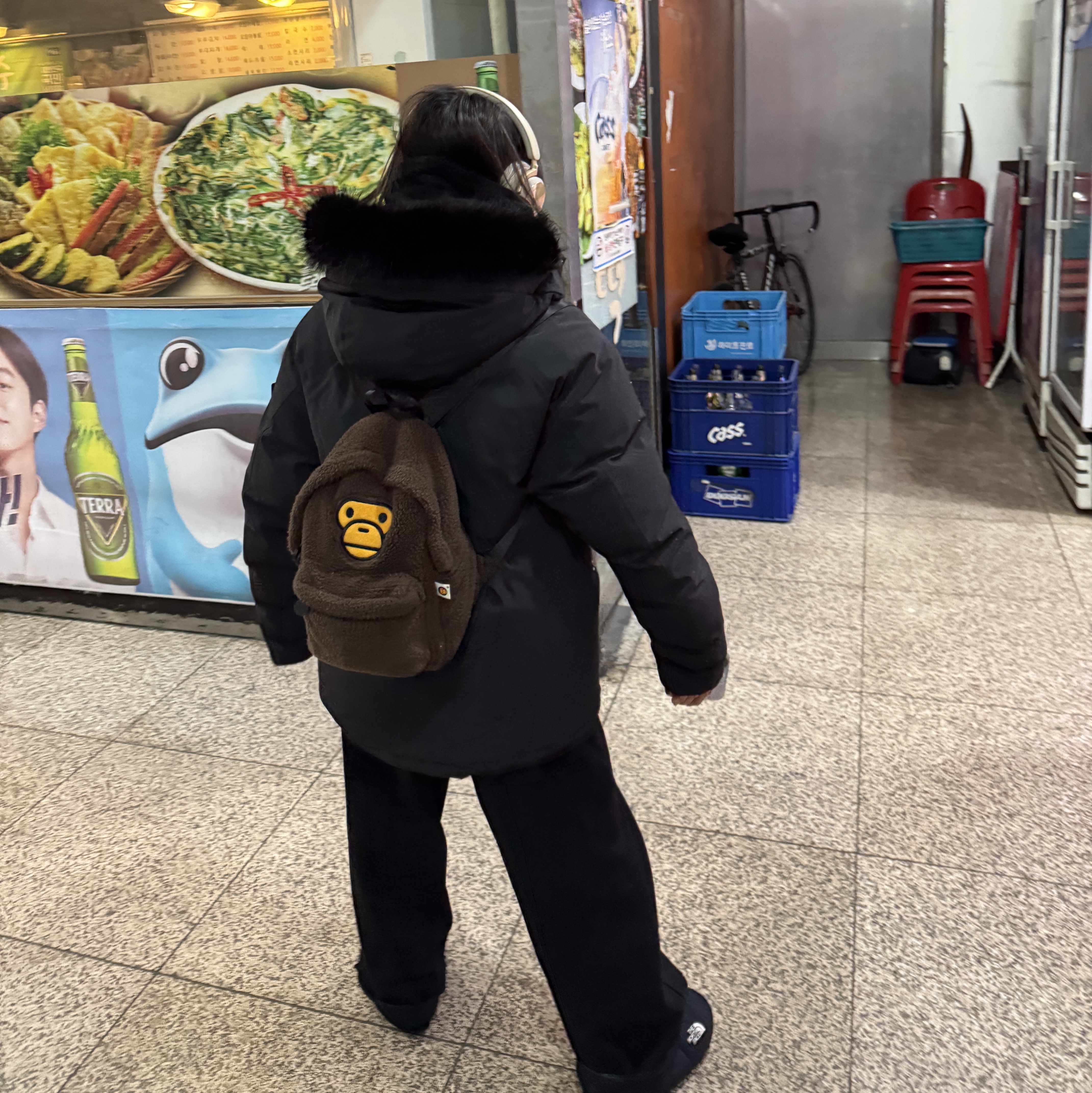 The North Face Nuptse Ex Mule Black, BAPE Baby Milo Mini Fur Backpack Brown 착용 스타일