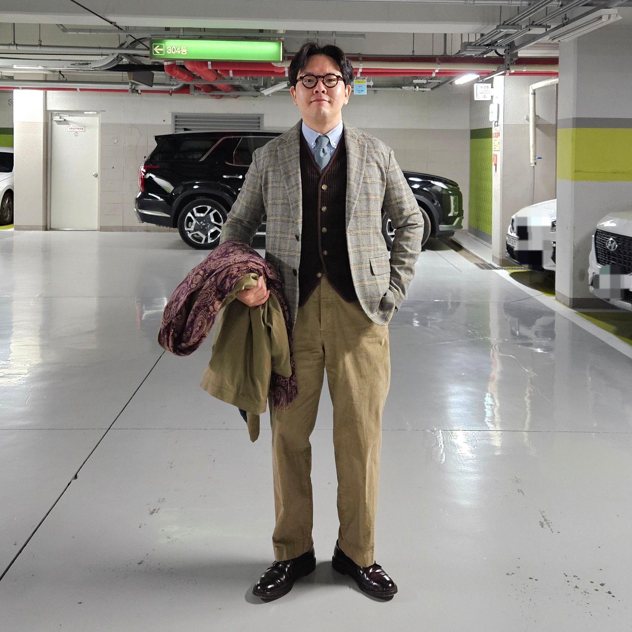 Alden 990 Cordovan Plain Toe Blucher Oxford Burgundy - D, Rolex Submariner 41mm 124060 Black Oyster 착용 스타일 - 1