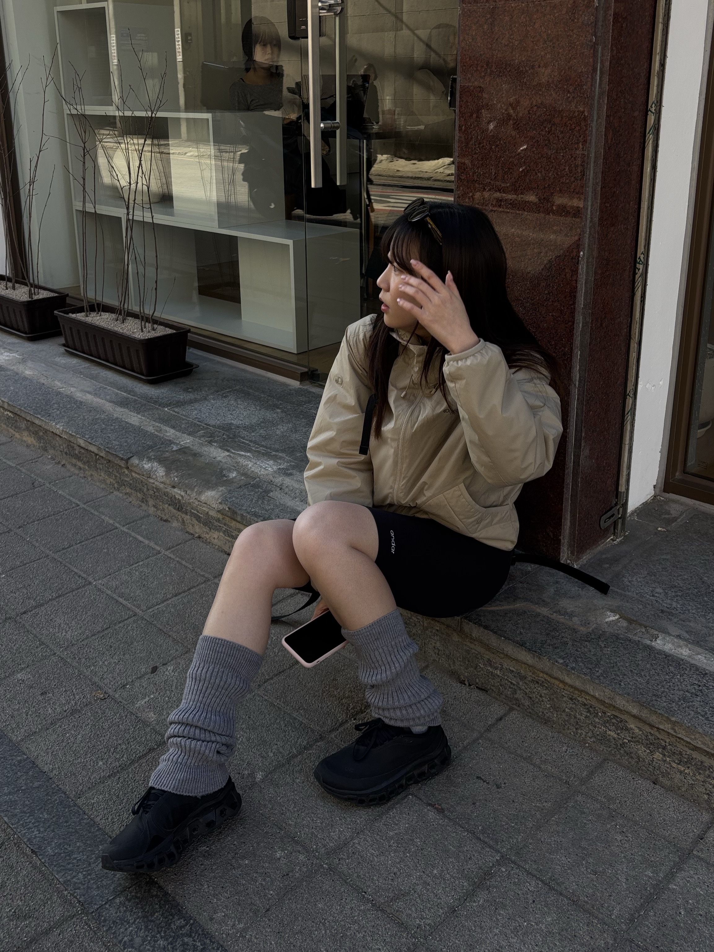 (W) On Running x Post Archive Faction (Paf) Cloudmonster 2 Black Magnet 착용 스타일