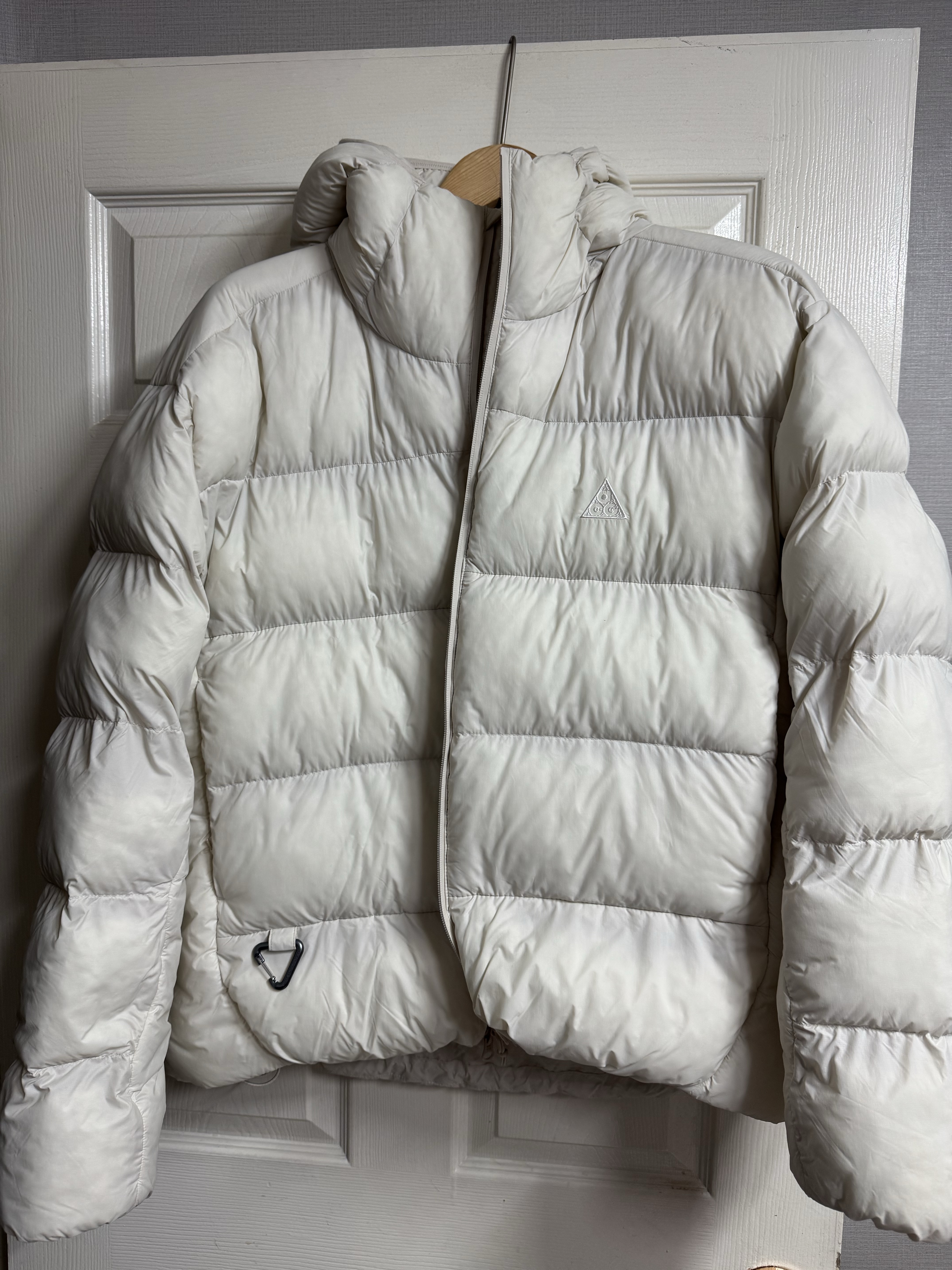 Nike ACG Lunar Lake PrimaLoft Therma-Fit ADV Loose Hooded Jacket Light Orewood Brown Anthracite - Asia, Nike ACG Lunar Lake Therma-Fit ADV Jacket Anthracite Black - Asia 착용 스타일 - 4