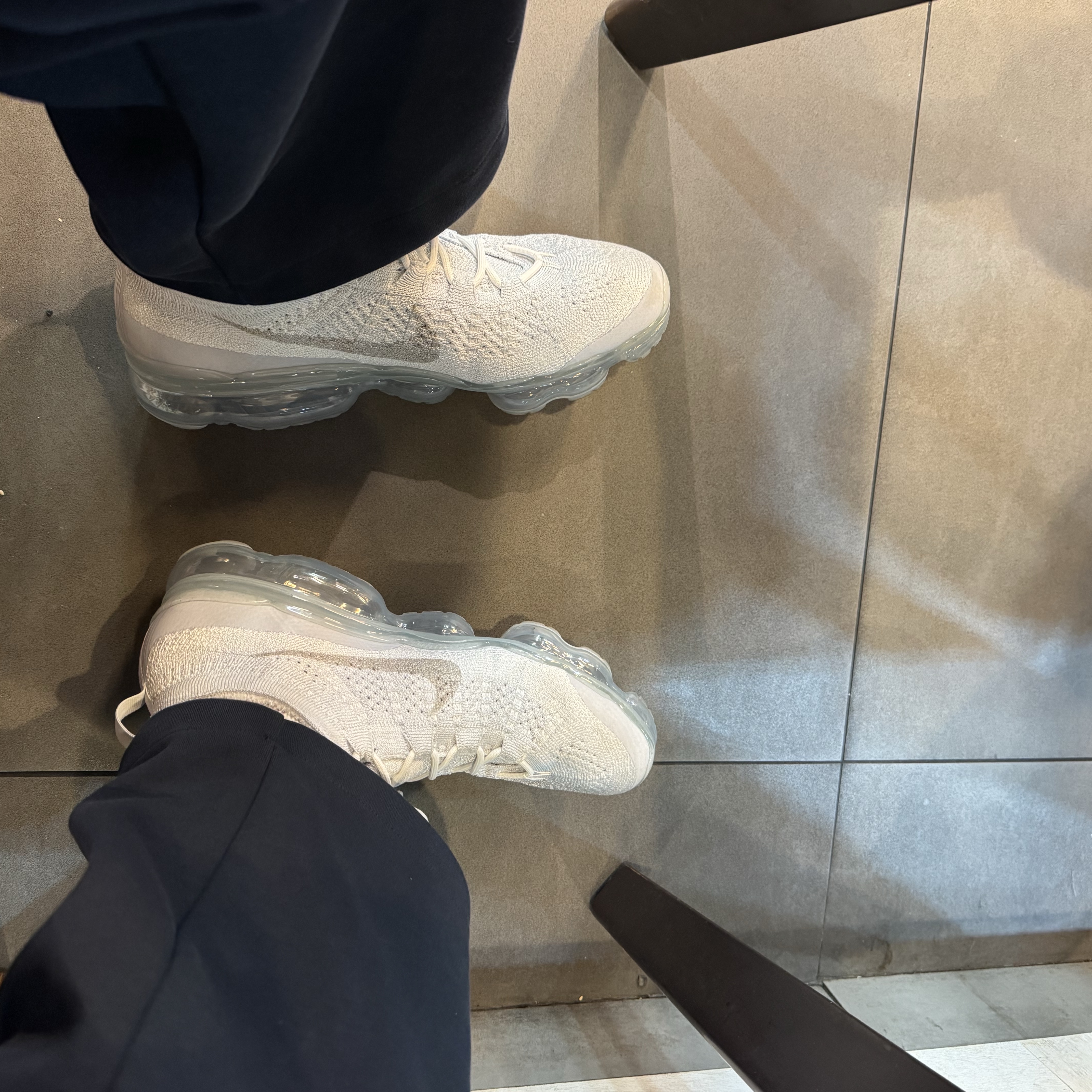 Nike Air VaporMax 2023 Flyknit Pure Platinum 착용 스타일