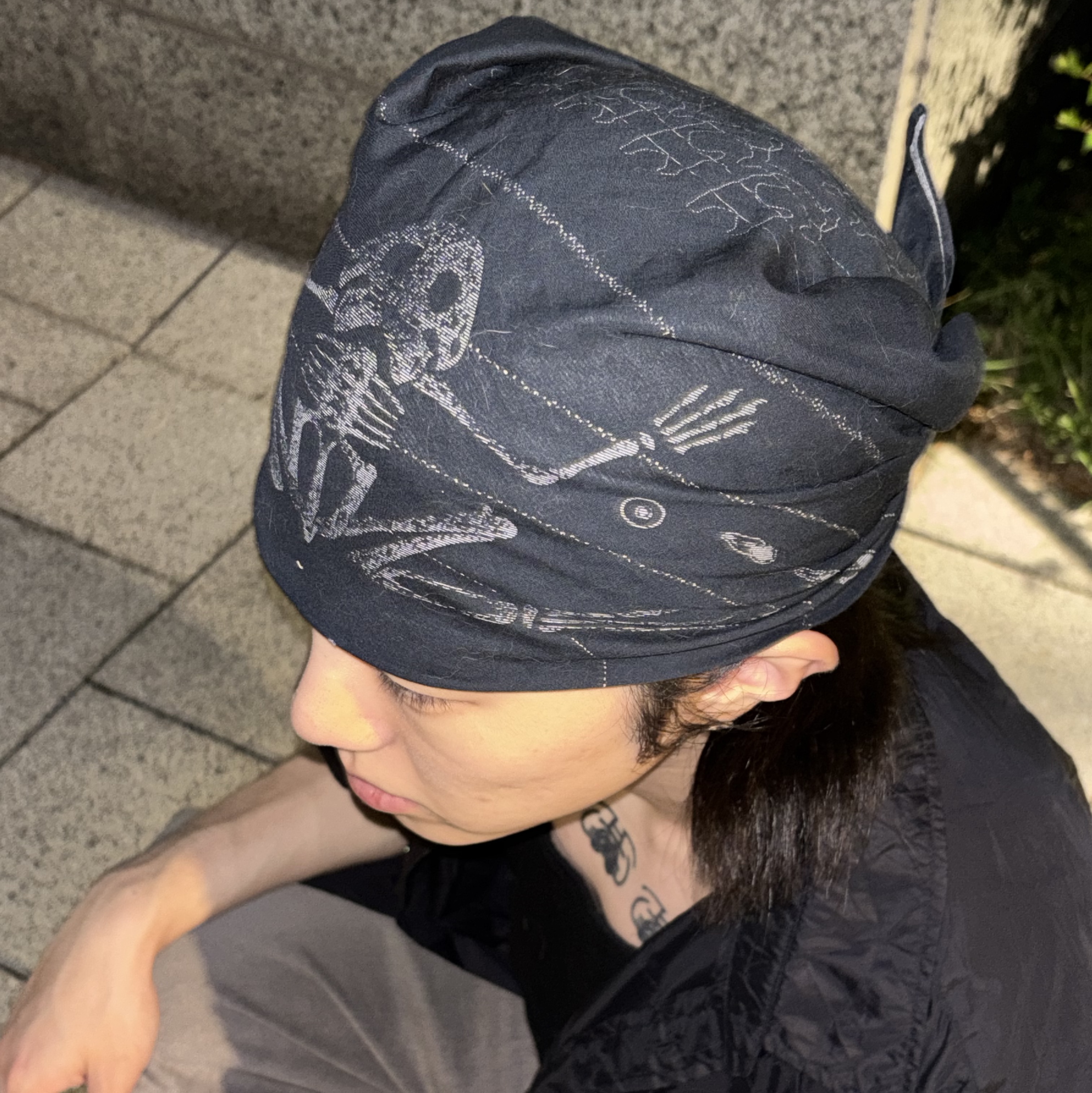 RBBT BoneFrog Bandana Yin 착용 스타일 - 1