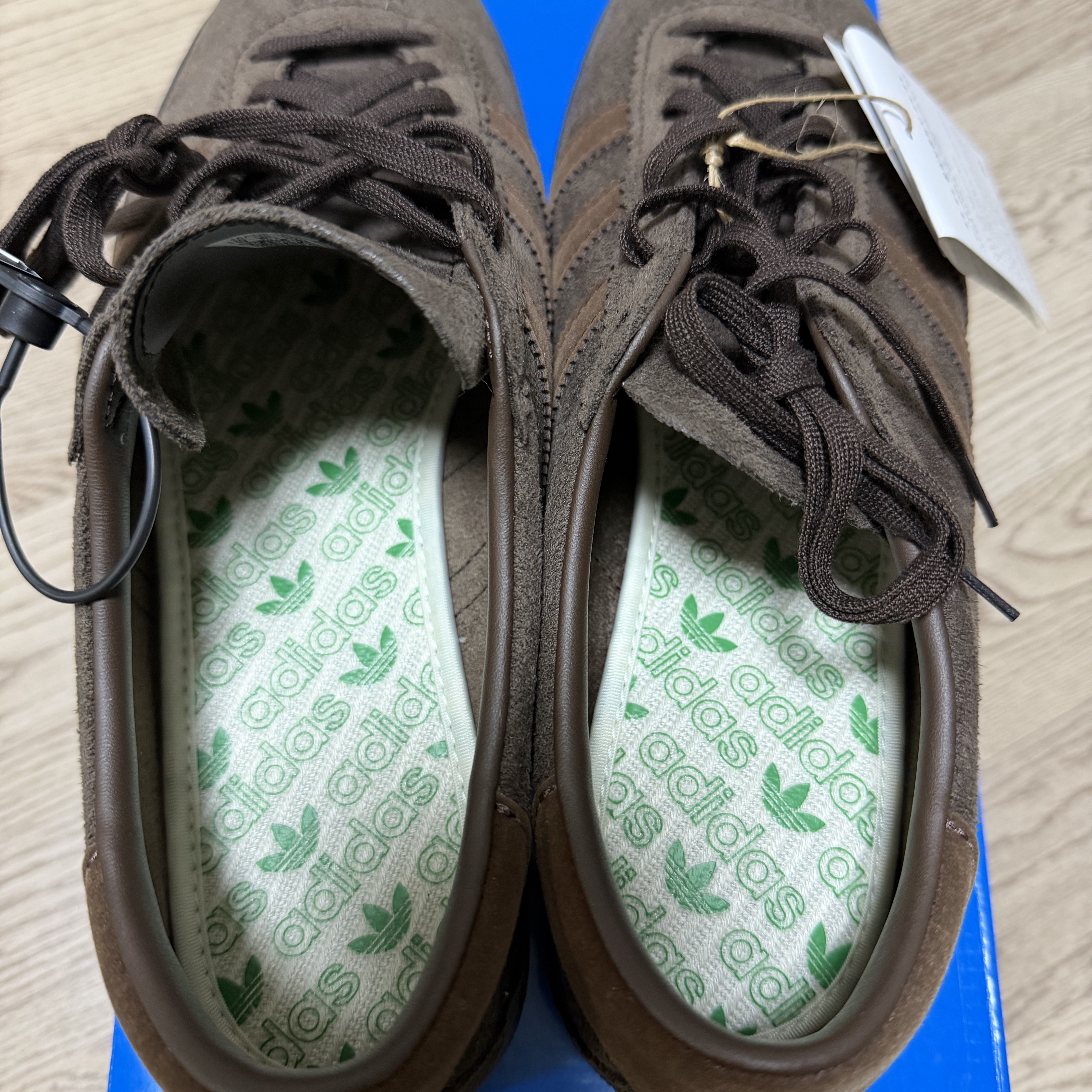 Adidas Tobacco Gruen Dark Brown 착용 스타일 - 2