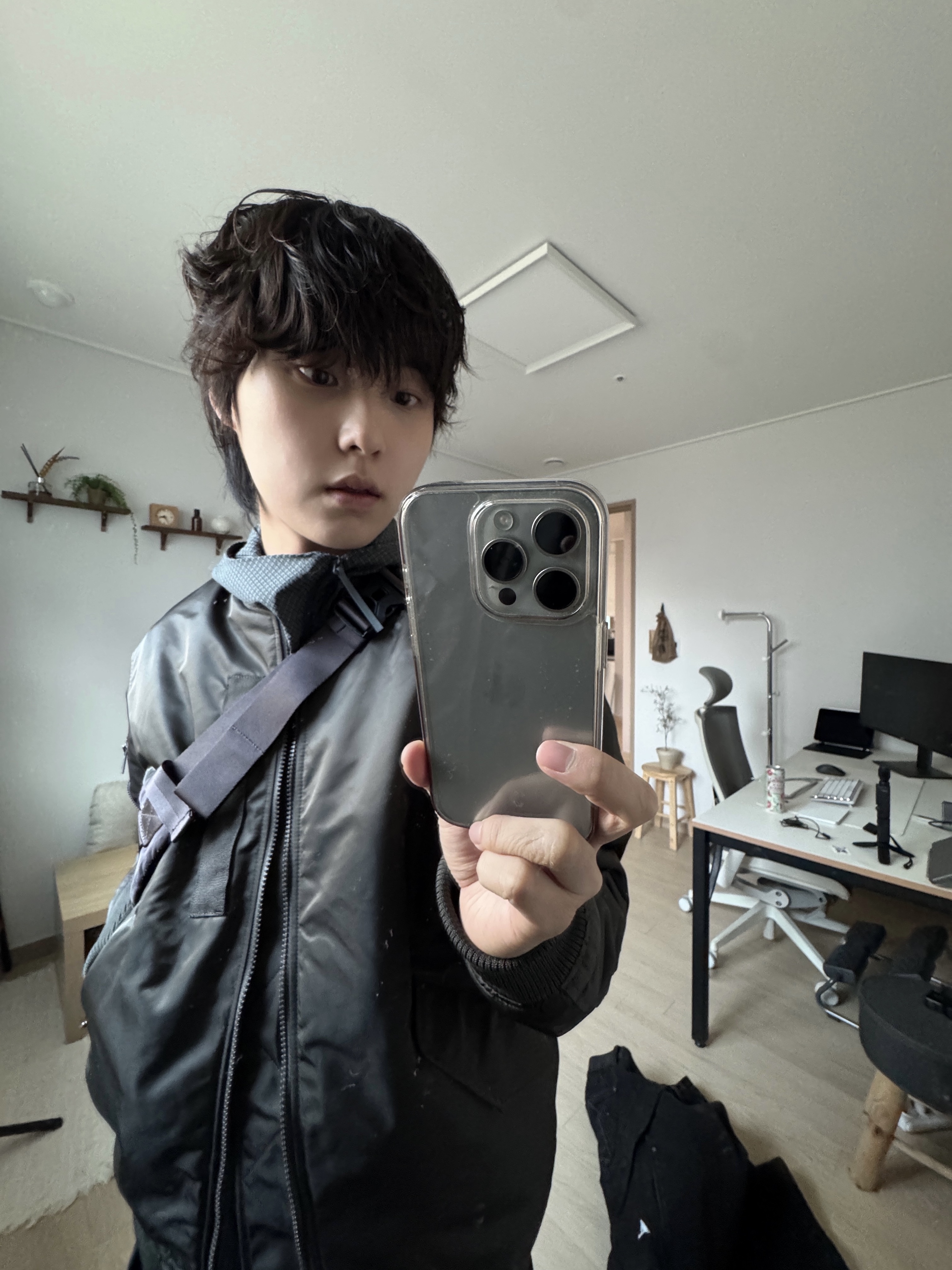Uniqlo x Jil Sander Hybrid Down Oversized MA-1 Jacket Gray 착용 스타일