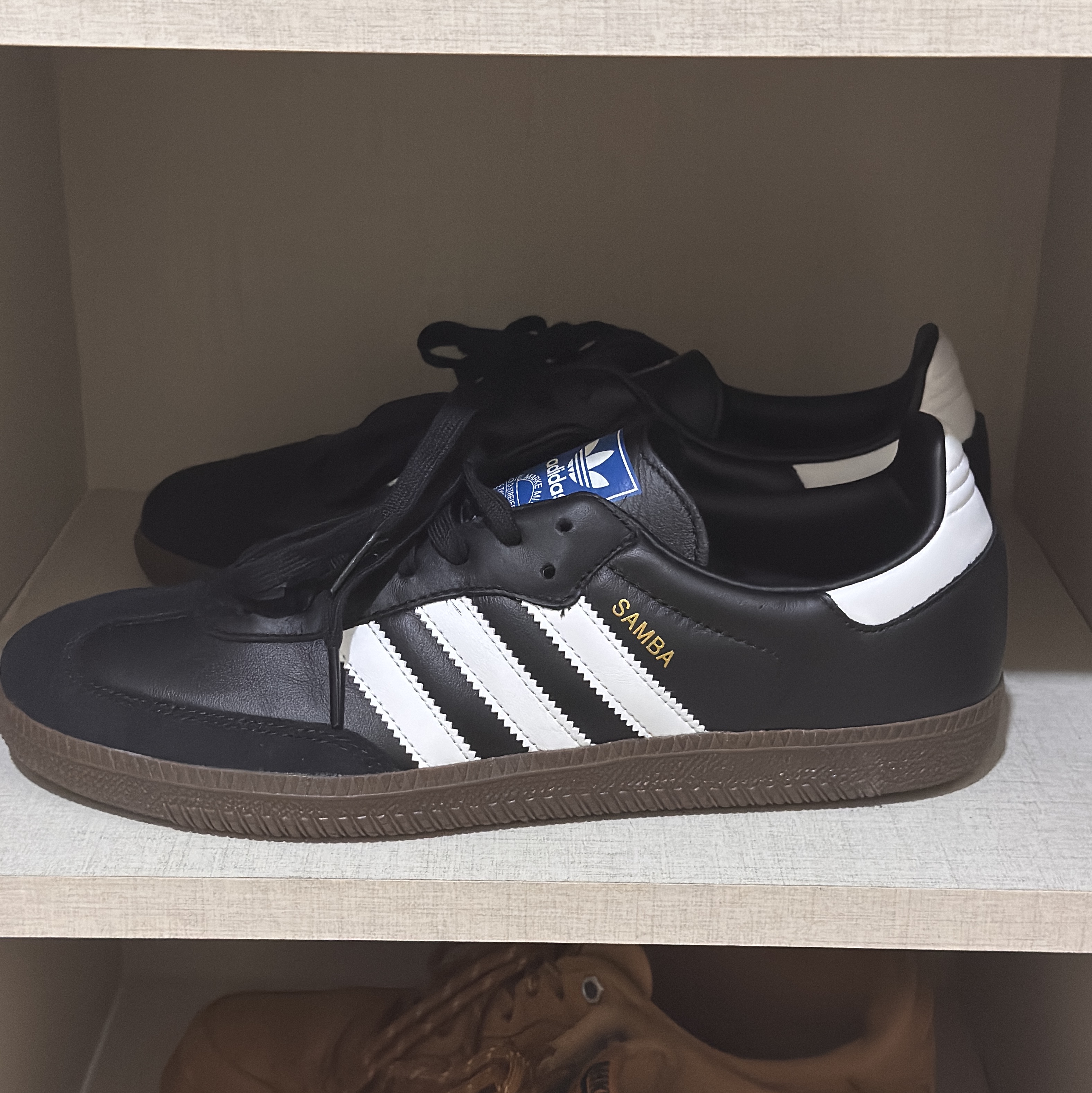 Adidas Samba OG Black White Gum 착용 스타일
