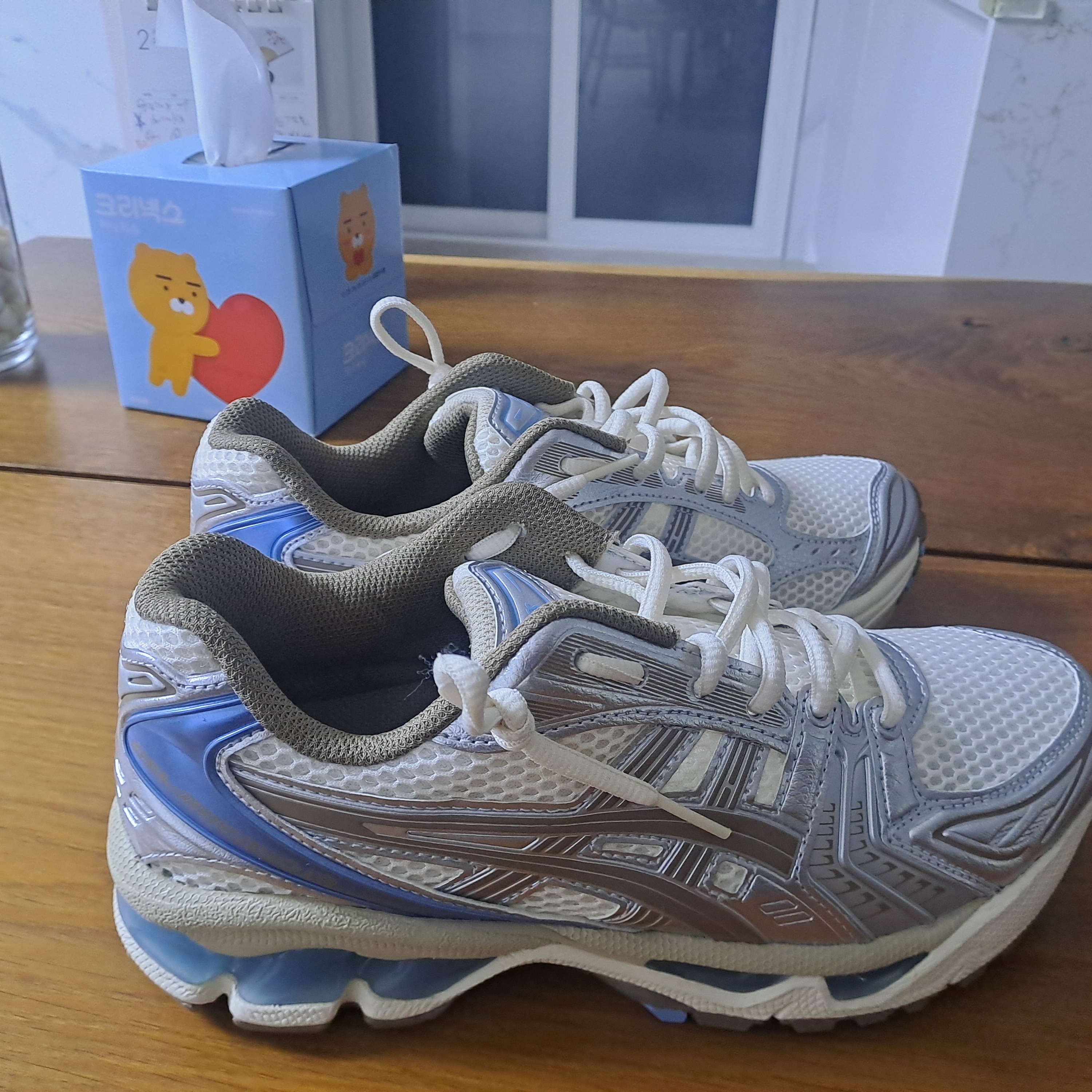 (W) Asics Gel-Kayano 14 Cream Pepper 착용 스타일