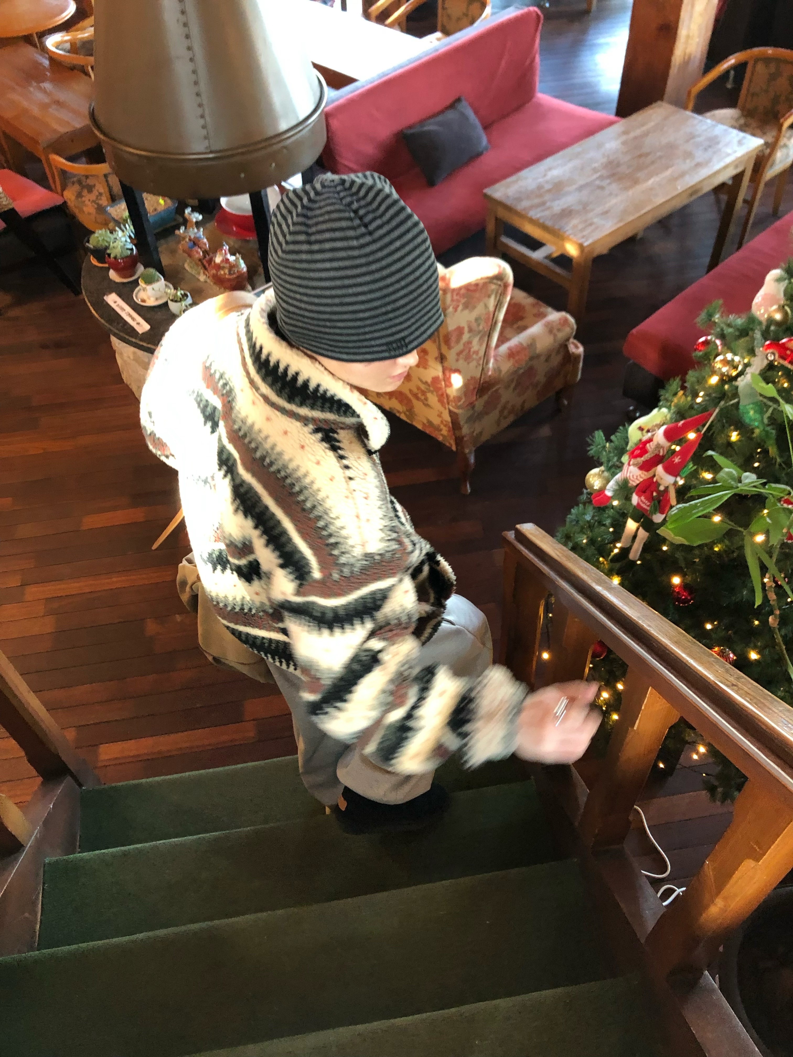 NOMANUAL NM Stripe Beanie Black 착용 스타일 - 2