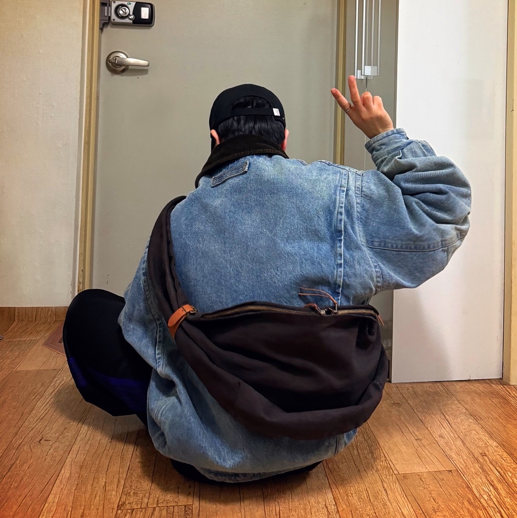 Kapital No.6 Canvas Snufkin Large Bag Black 착용 스타일