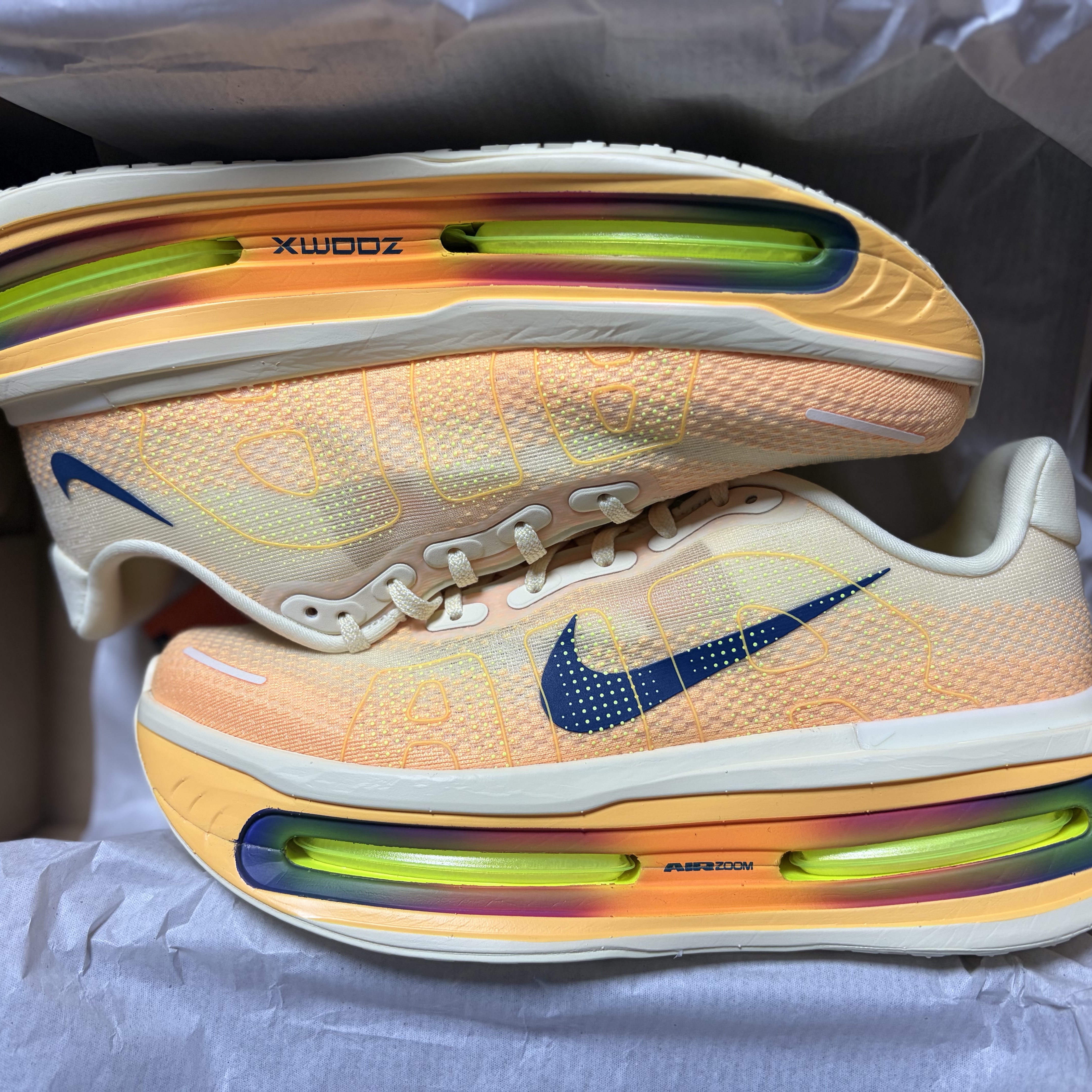 Nike Vomero Premium Alabaster Blue Void 착용 스타일 - 2