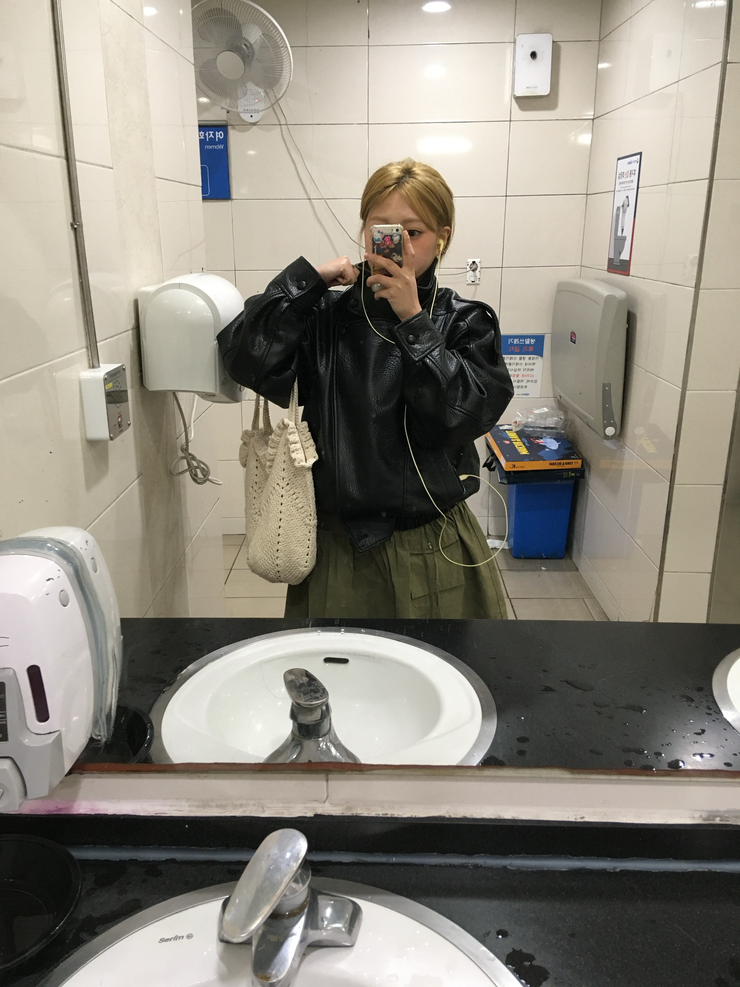 Zara Faux Leather Jacket Black 착용 스타일 - 4