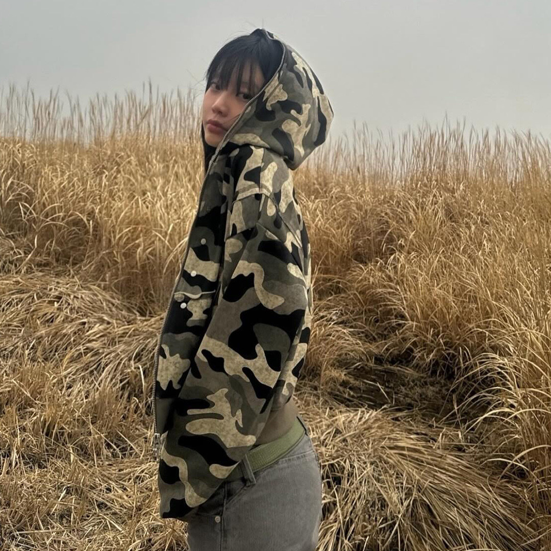Thevinylhouse Studded Full Zip-Up Hoodie Camo 착용 스타일