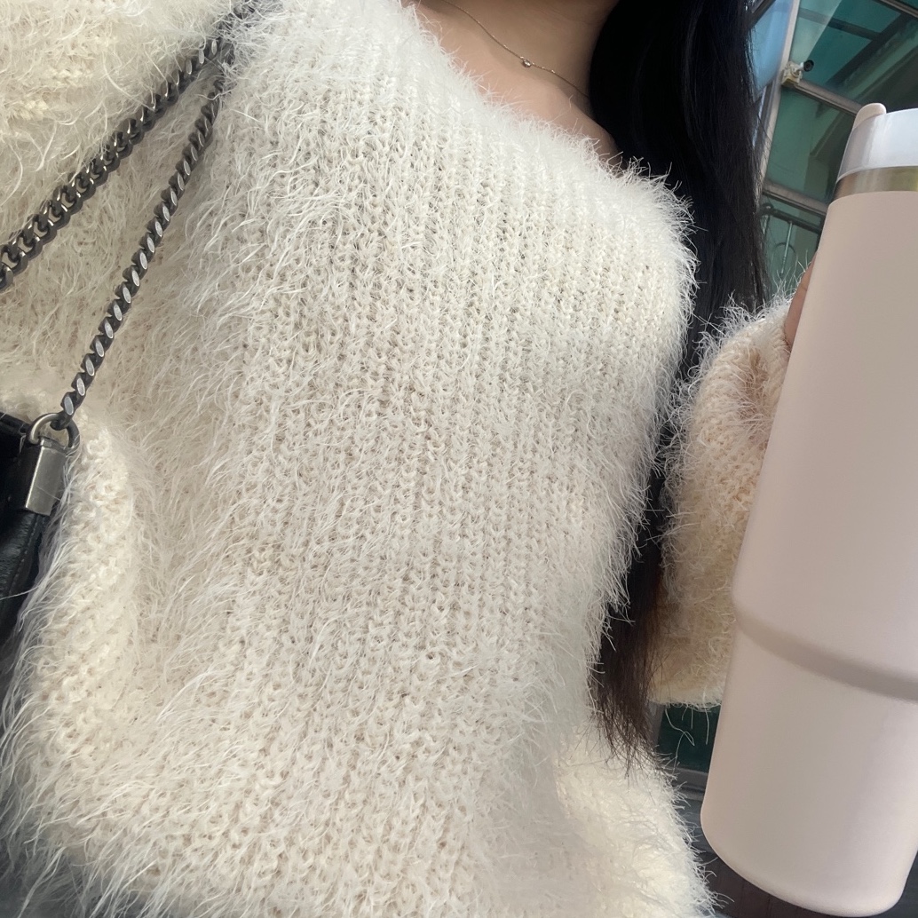 Stanley The Quencher H2.0 Flowstate Tumbler 887ml Rose Quartz 2.0, Zara Rock Style Flap Shoulder Bag Black 착용 스타일