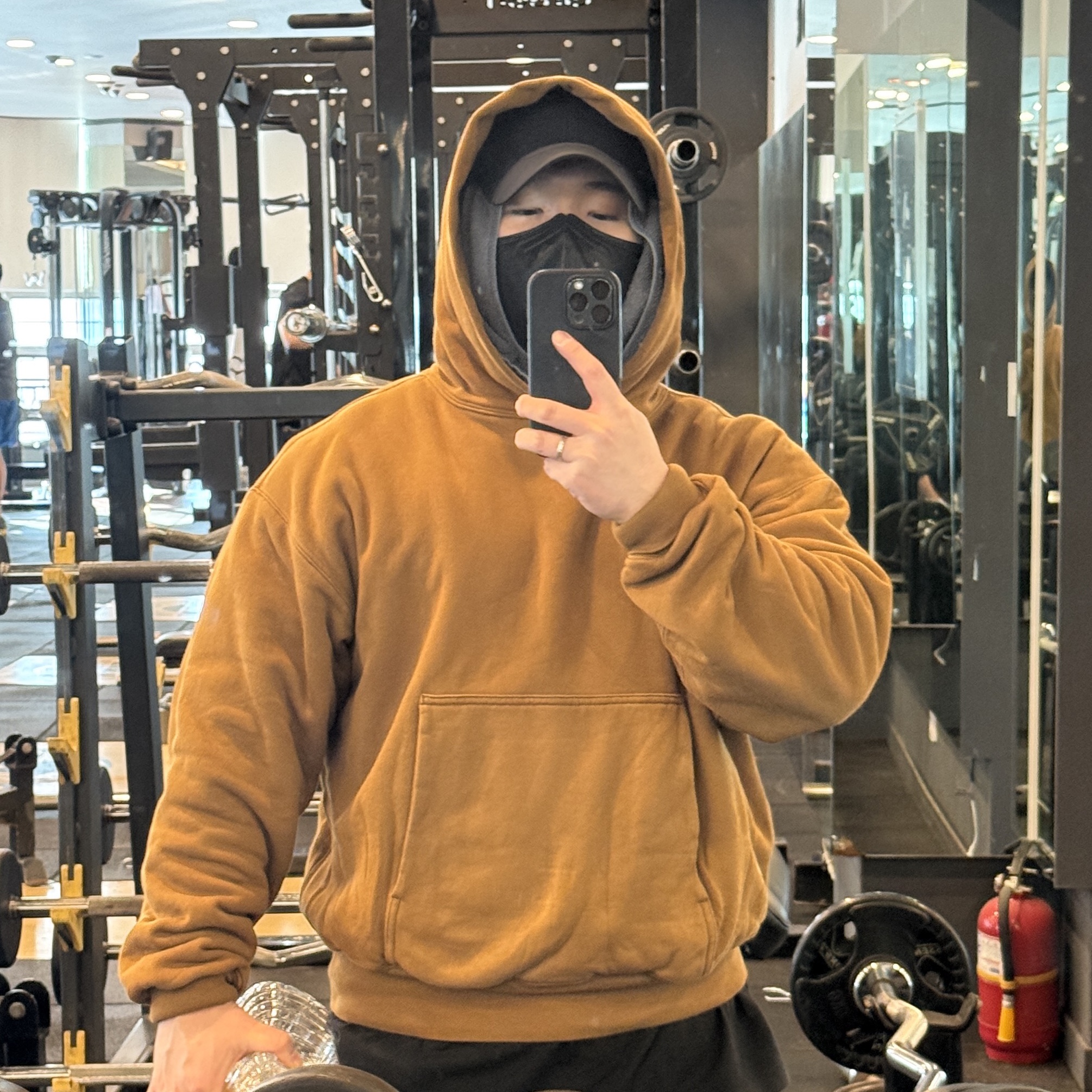 Yeezy Gap Hoodie Light Brown 착용 스타일
