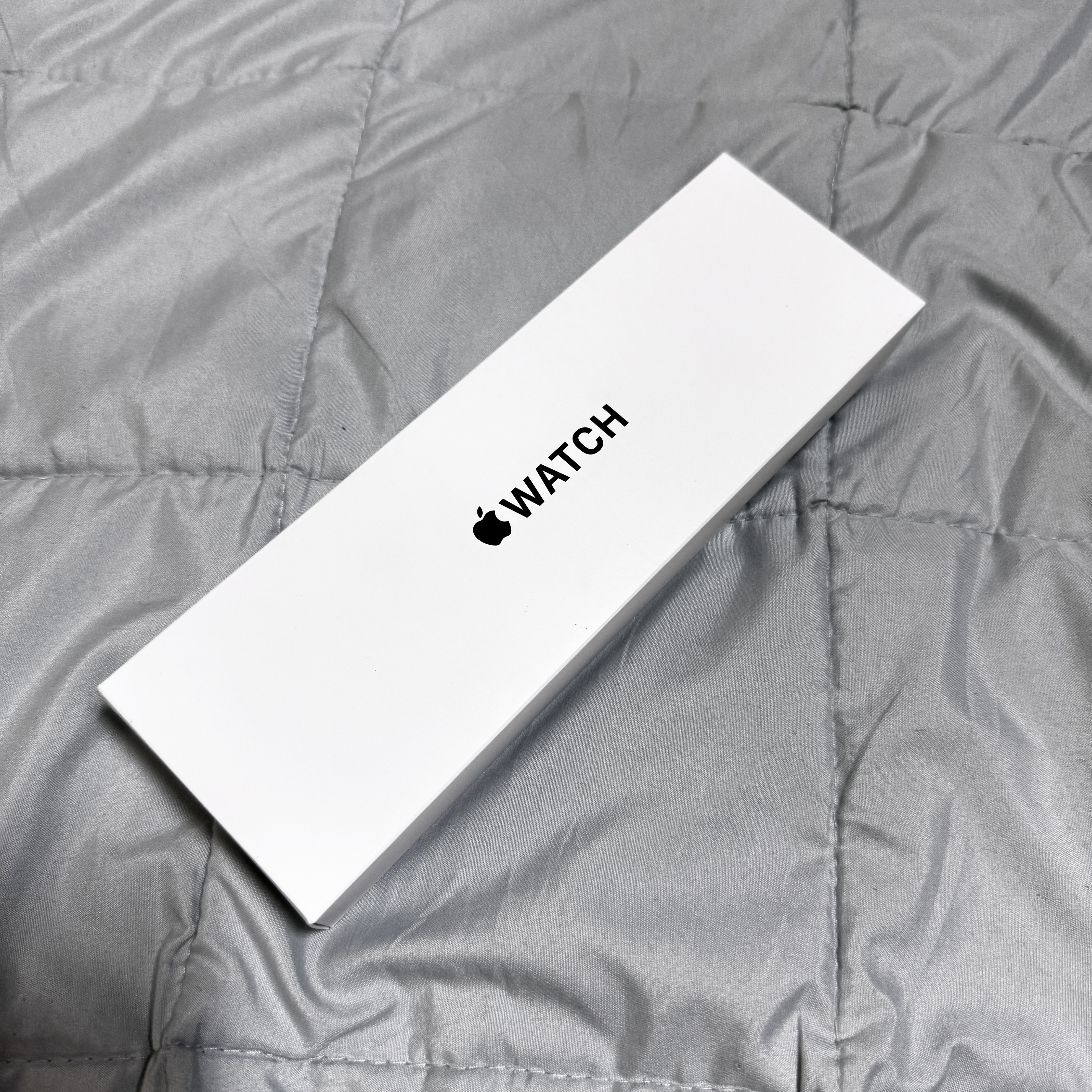 Apple Watch SE 2024 40mm GPS Starlight Aluminium Case with Sport Band S/M Starlight (Korean Ver.) 착용 스타일