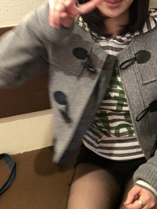 [KREAM 단독] Safarispot 1/2 Ticketing Stripe Border Hoodie Gray, (W) UGG Tazz II Black 착용 스타일 - 3