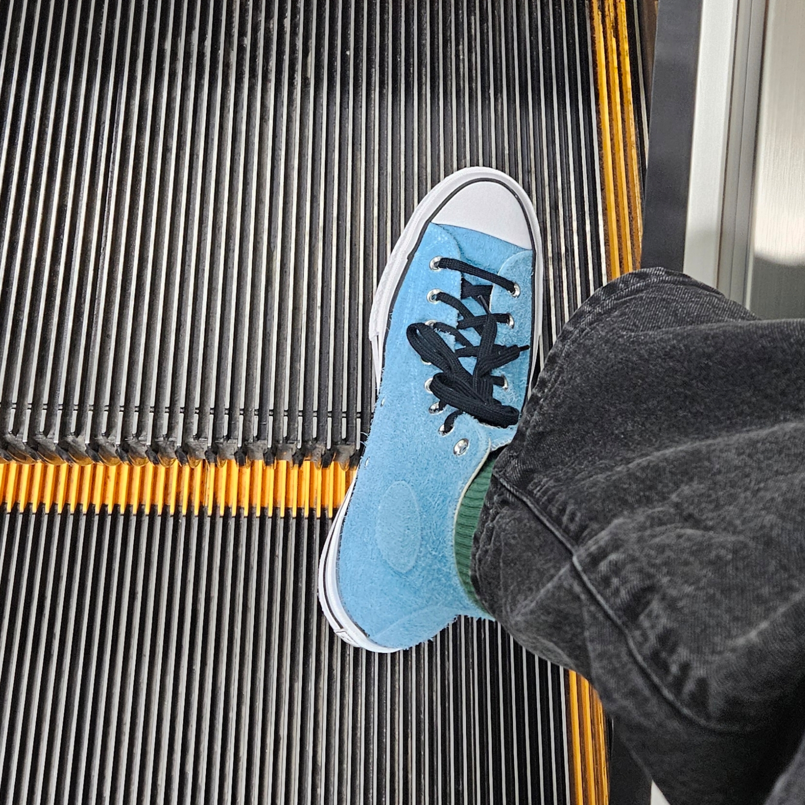 Converse x Stussy Chuck 70 Hi Sky Blue 착용 스타일