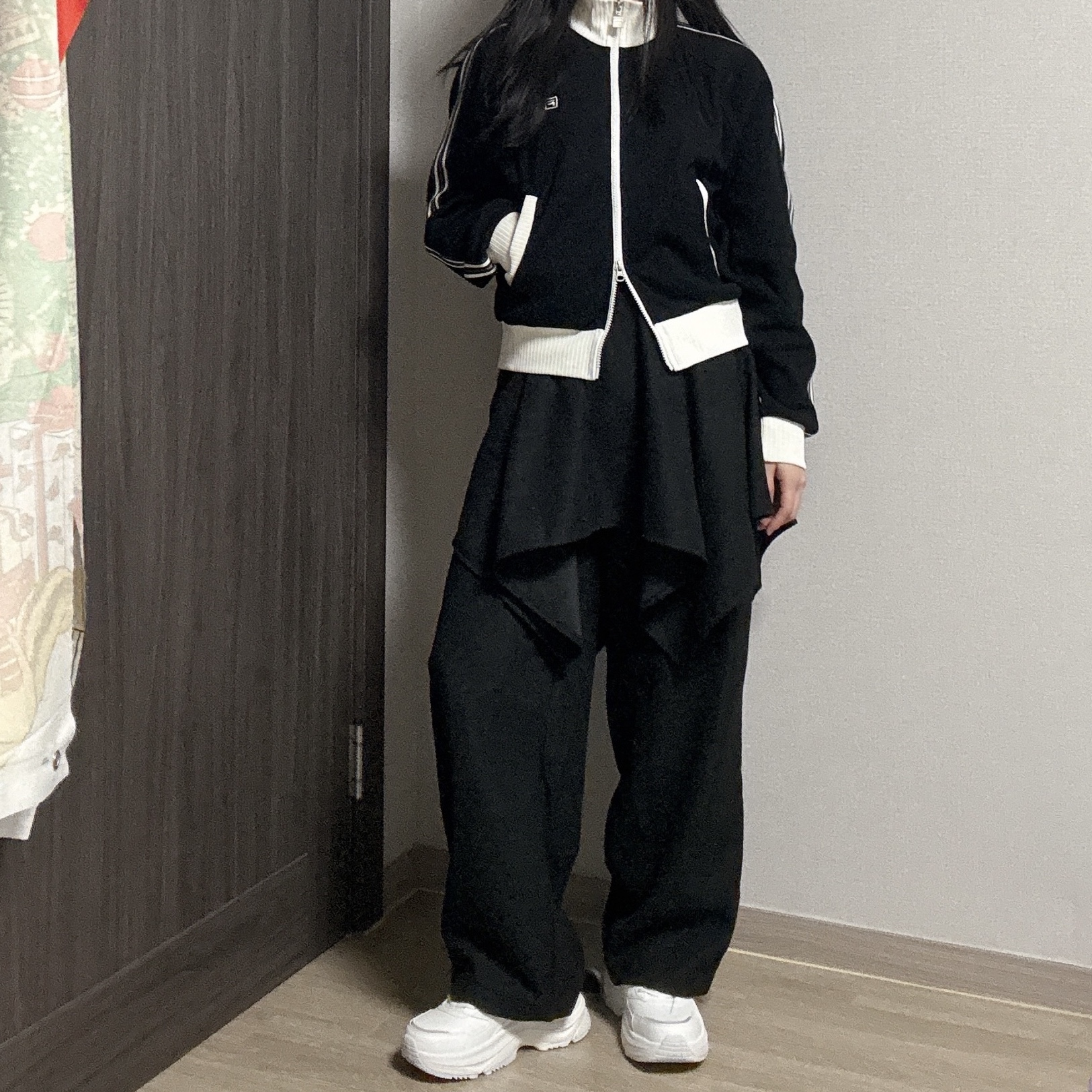 [6% 적립] FILA Wavy Day V2 White/Gray 착용 스타일 - 3